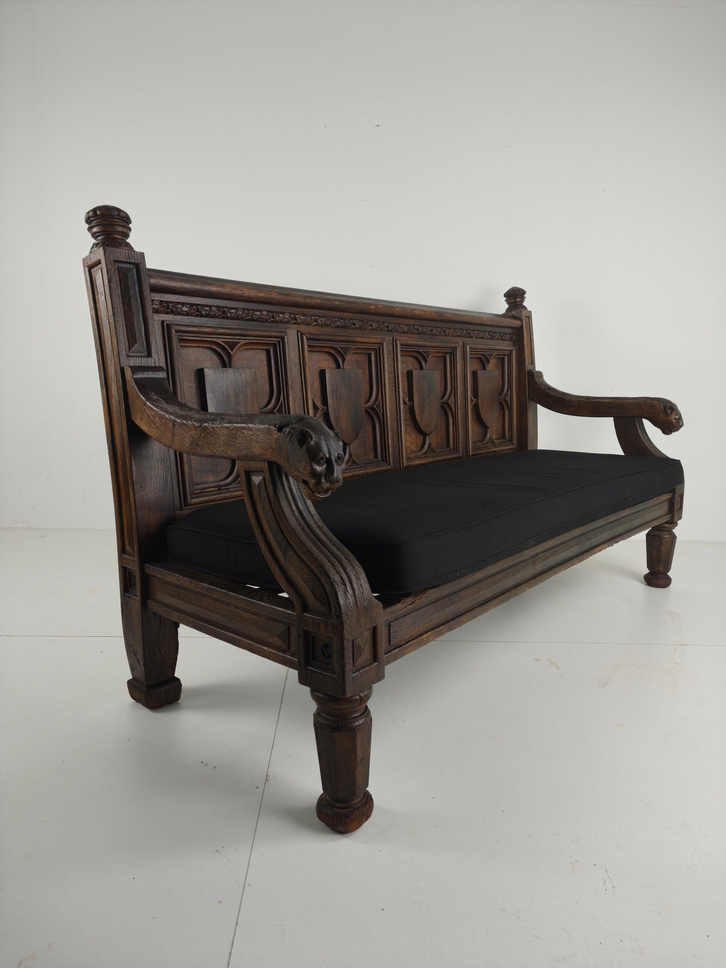 Stunning English Castle Bench - Late 18th Century Carved Jaguar Head Bench