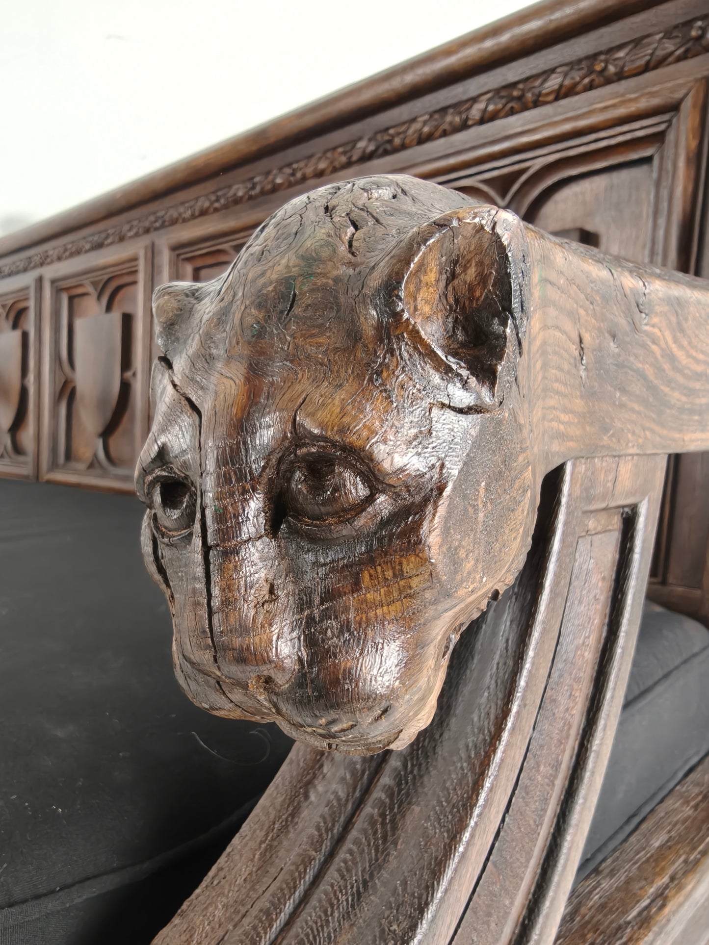 Stunning English Castle Bench - Late 18th Century Carved Jaguar Head Bench
