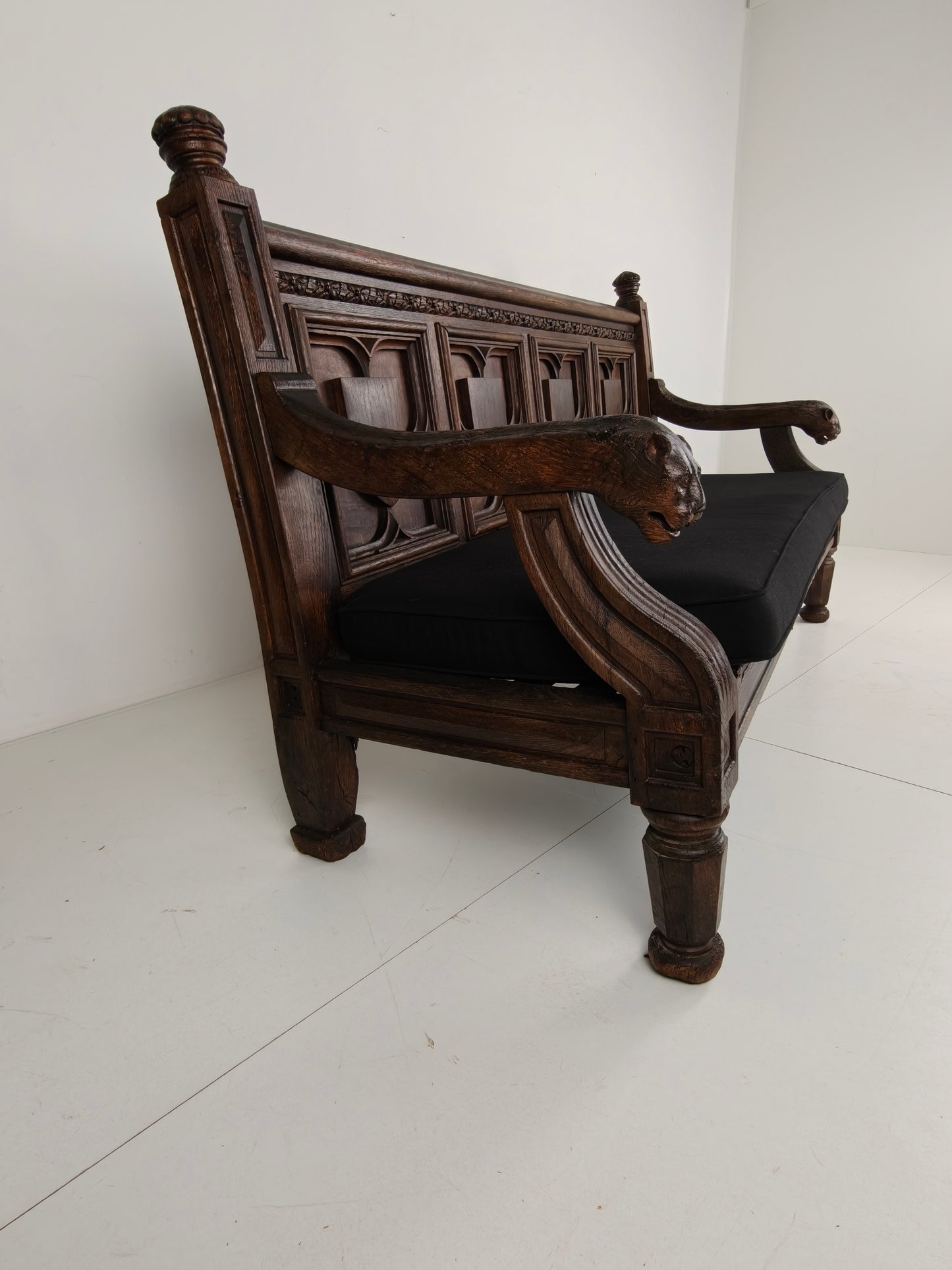 Stunning English Castle Bench - Late 18th Century Carved Jaguar Head Bench