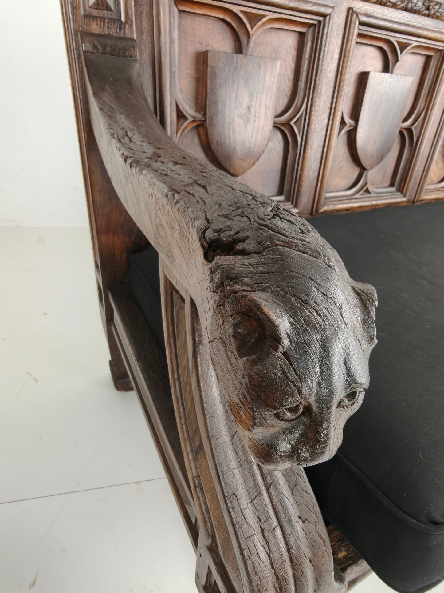 Stunning English Castle Bench - Late 18th Century Carved Jaguar Head Bench