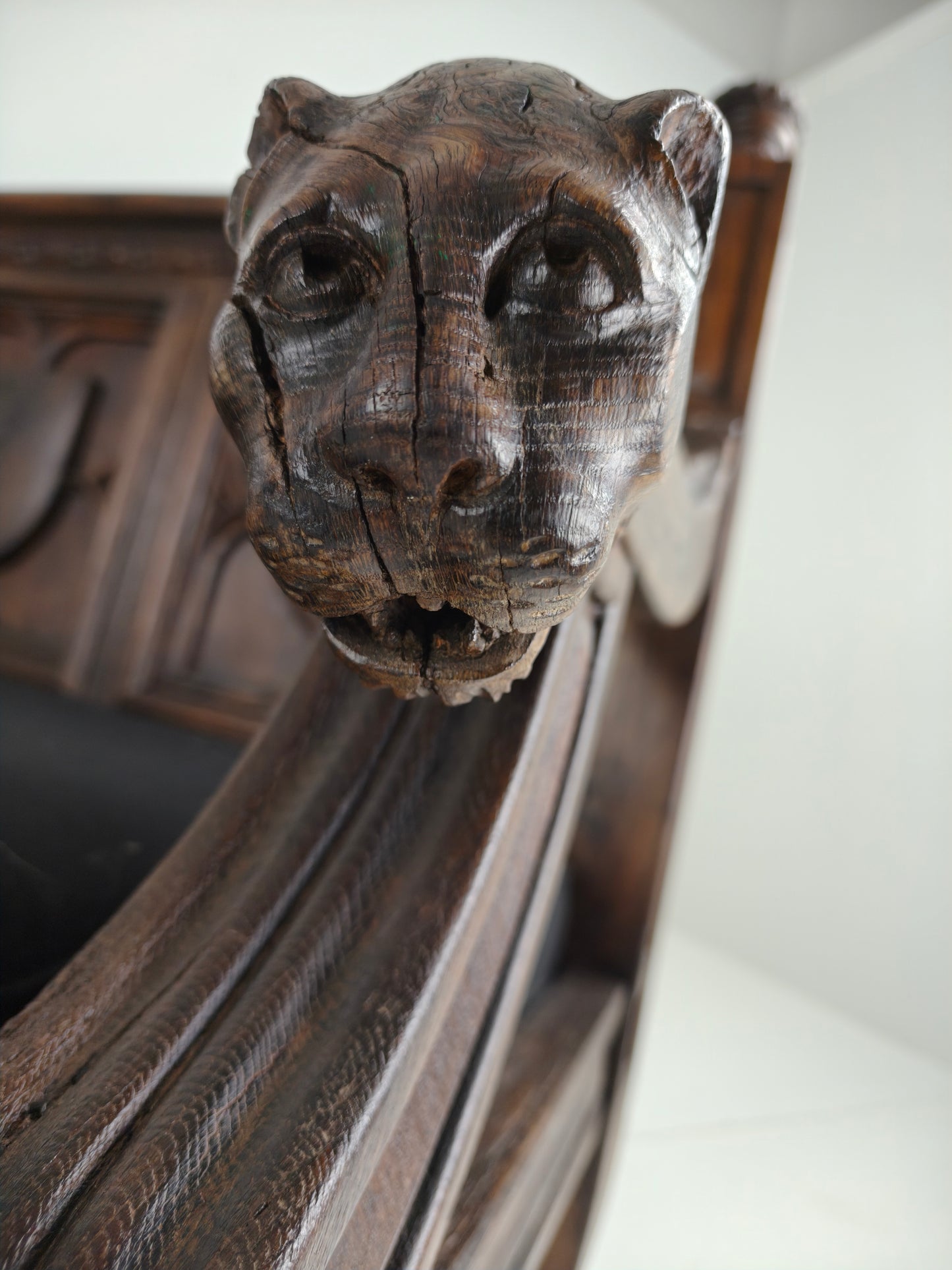 Stunning English Castle Bench - Late 18th Century Carved Jaguar Head Bench