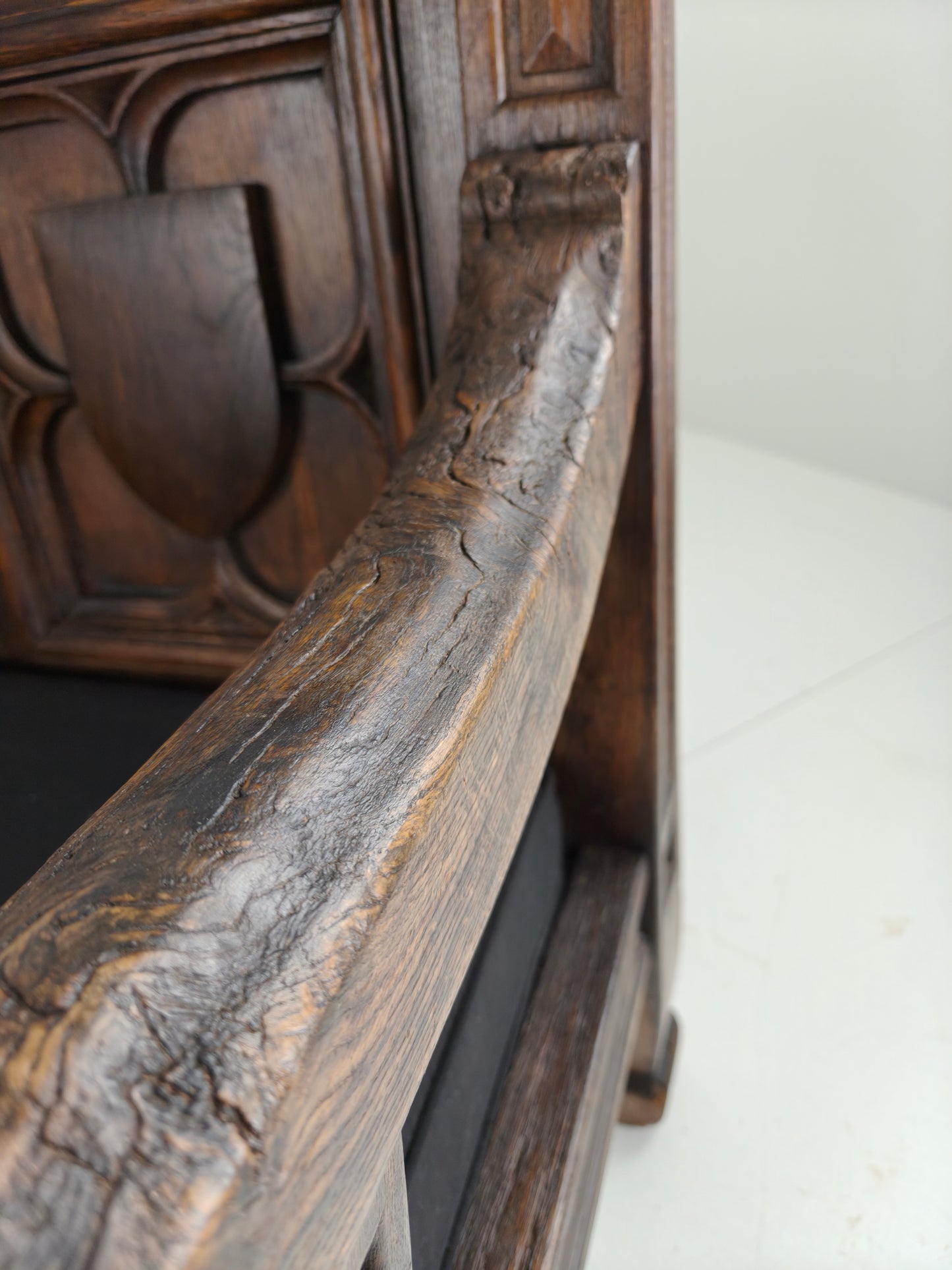 Stunning English Castle Bench - Late 18th Century Carved Jaguar Head Bench