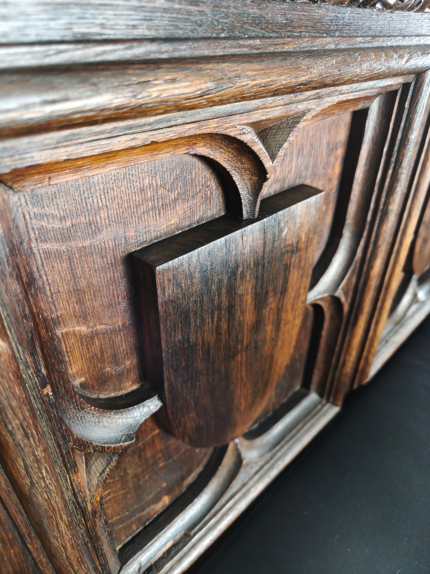 Stunning English Castle Bench - Late 18th Century Carved Jaguar Head Bench