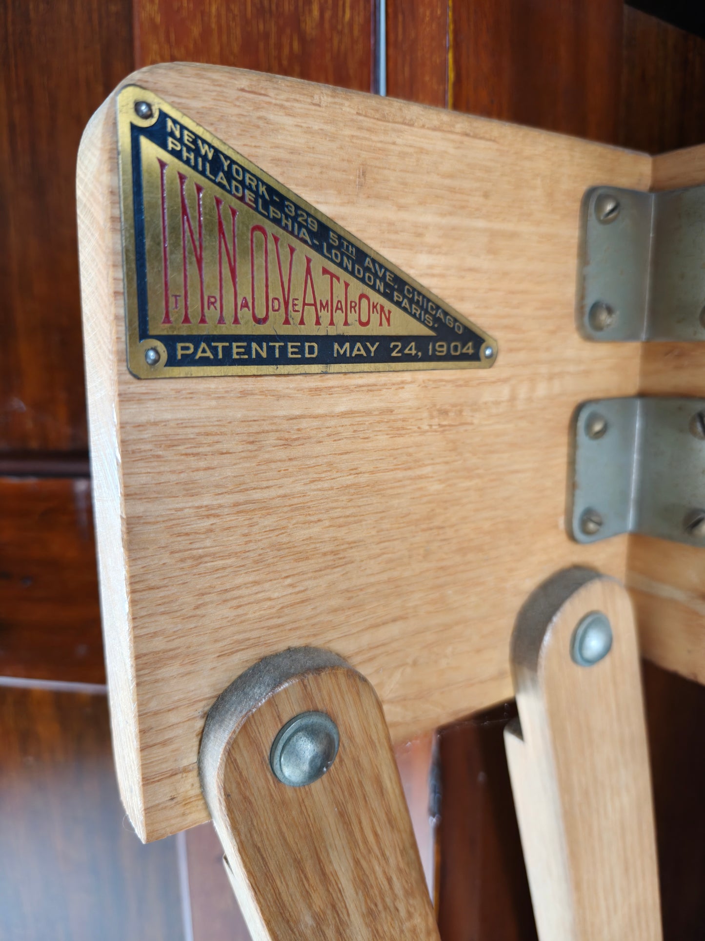 Exquisite English Mahogany Wardrobe from 1904 – the Innovation Trade-Mark, 16 New Bond Street, London
