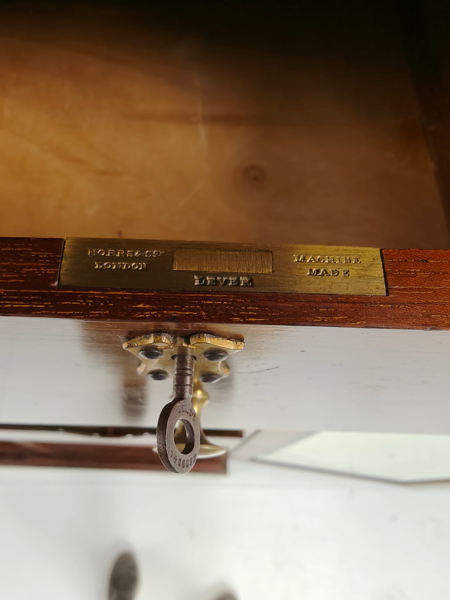 Exquisite English Mahogany Wardrobe from 1904 – the Innovation Trade-Mark, 16 New Bond Street, London