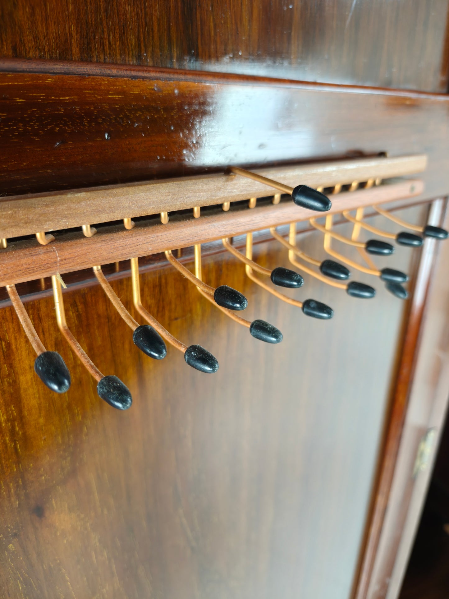 Exquisite English Mahogany Wardrobe from 1904 – the Innovation Trade-Mark, 16 New Bond Street, London