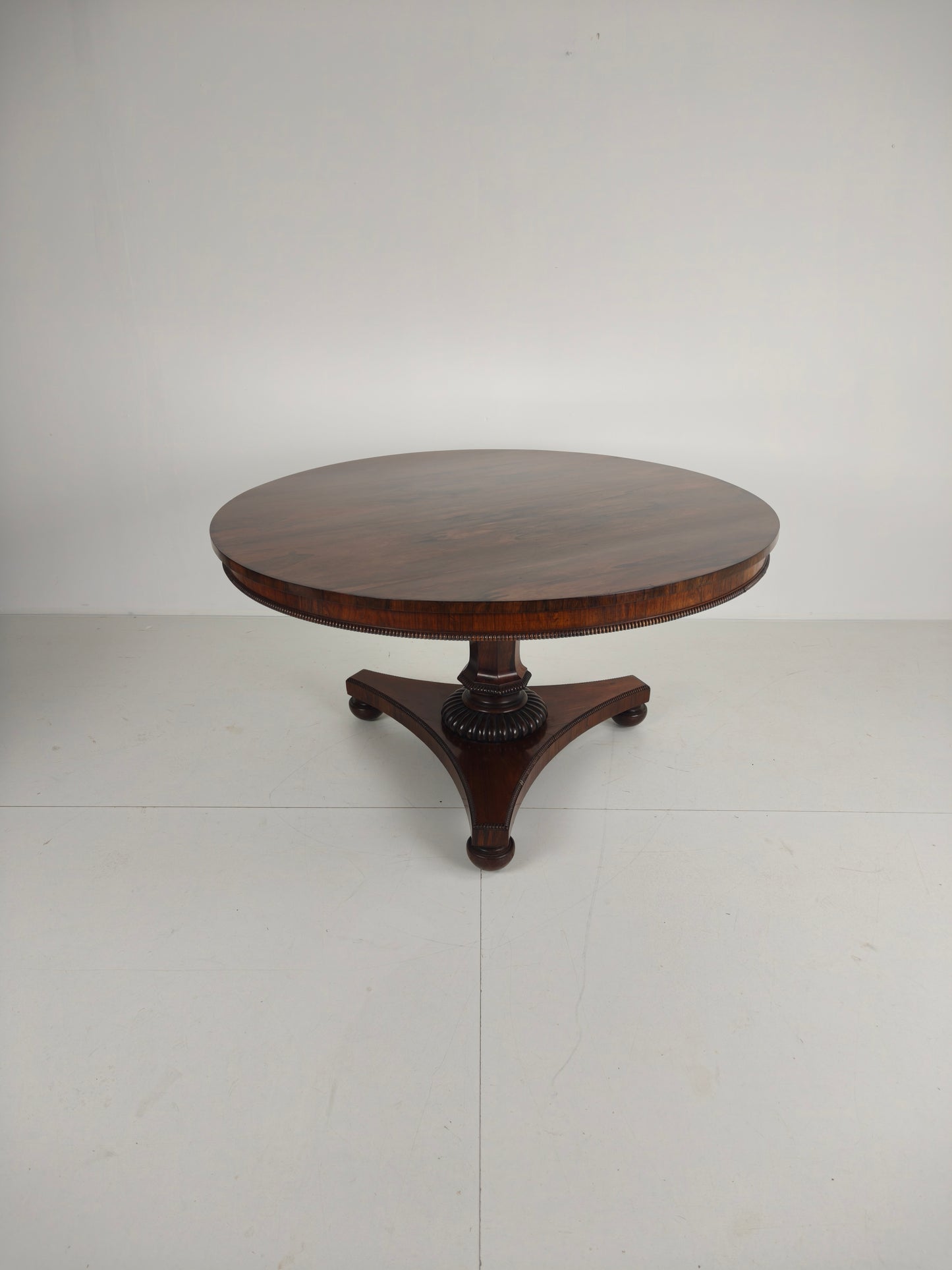 Fine Quality 19th Century William IV Rosewood Breakfast Tilt-Top Table – c.1820