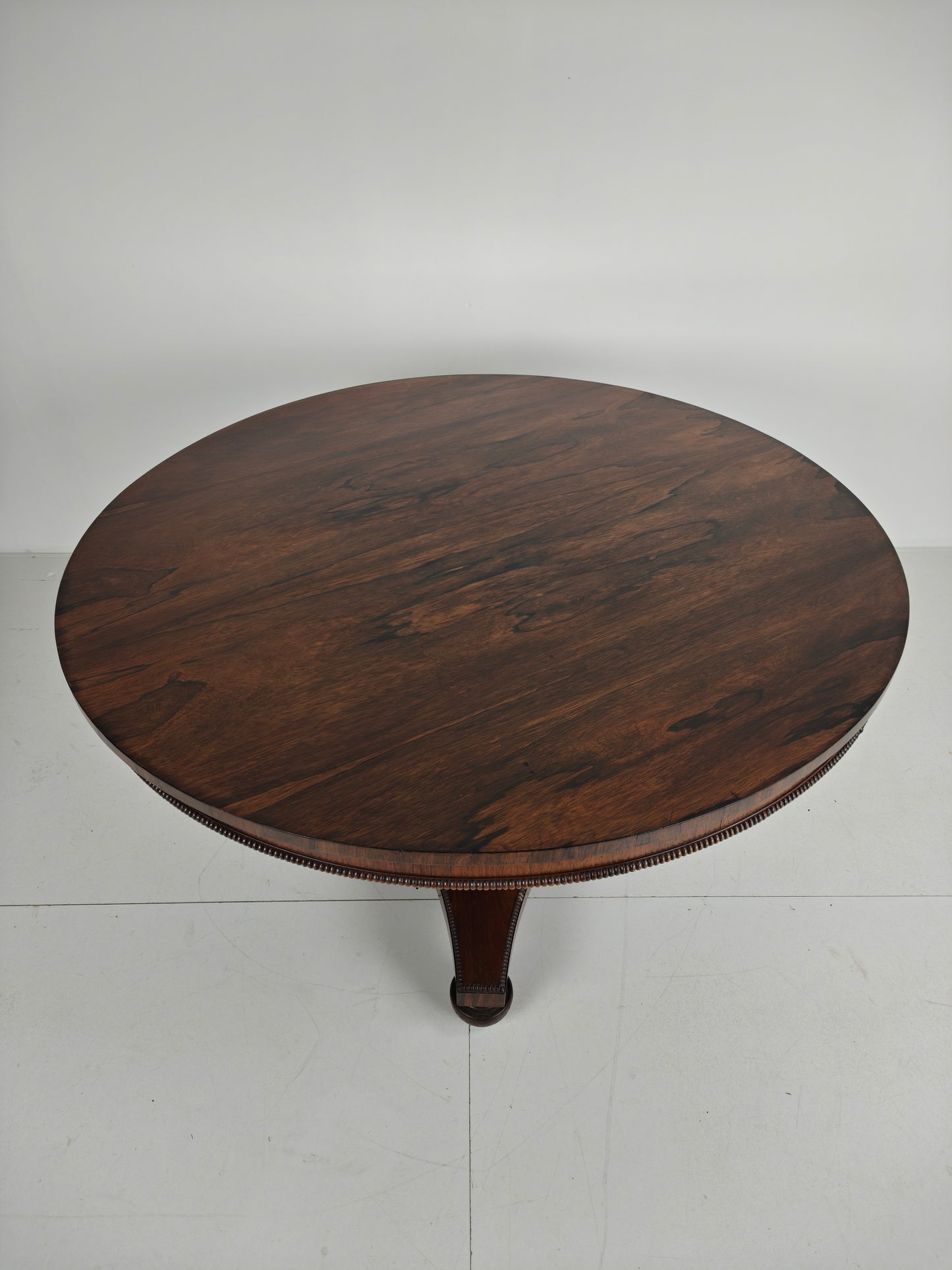 Fine Quality 19th Century William IV Rosewood Breakfast Tilt-Top Table – c.1820