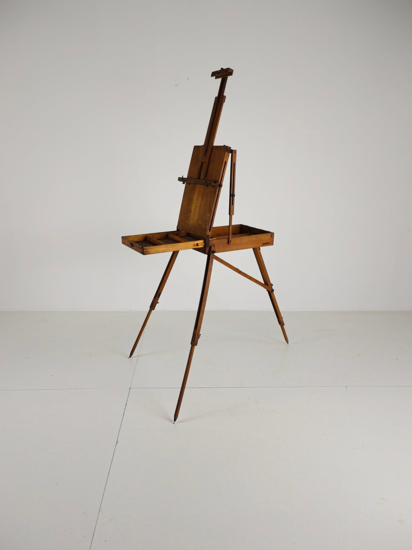 French Metamorphic Traveling Painter’s Box Easel – Grumbacher – BREV. S.G.D.G.