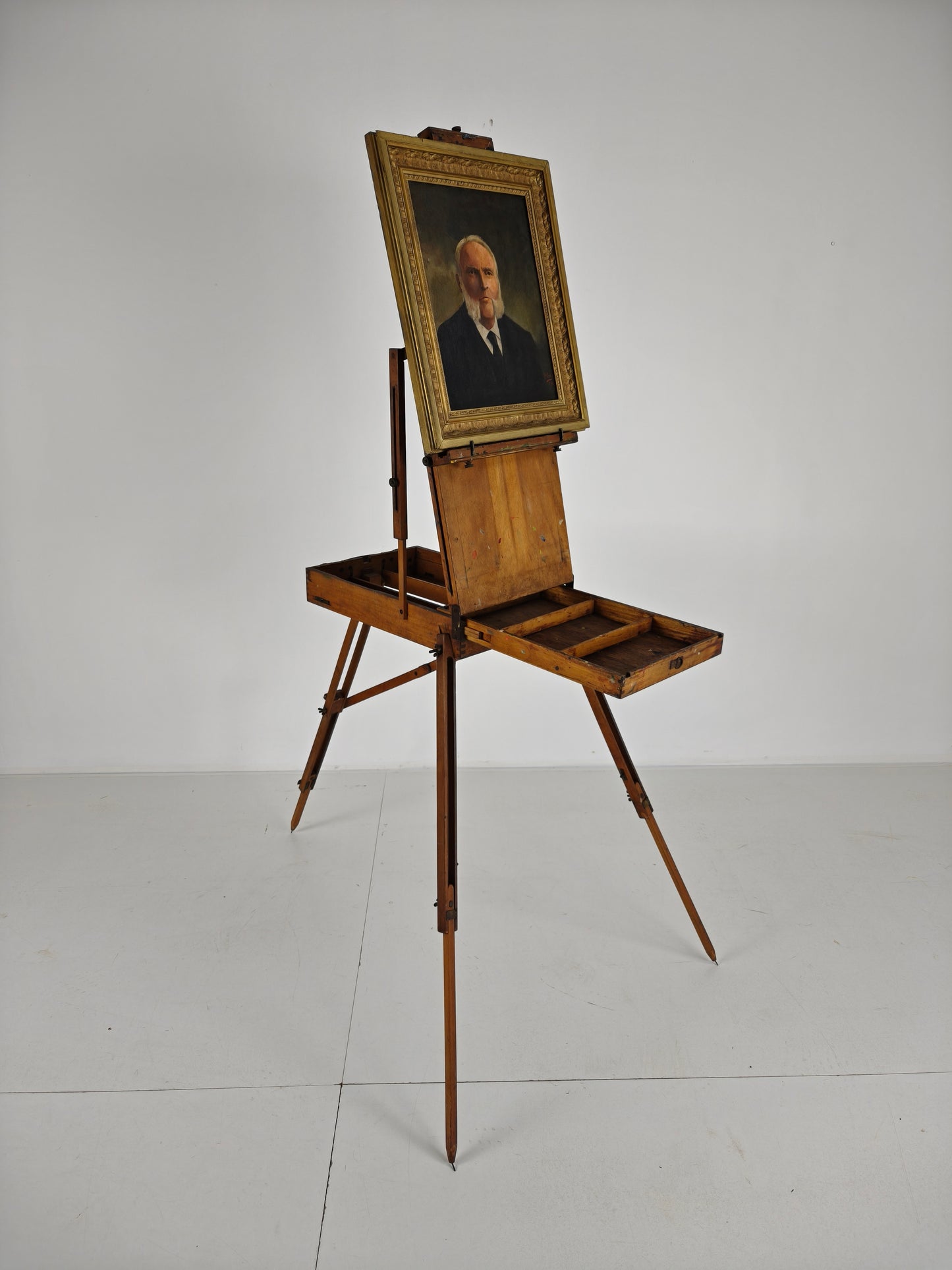 French Metamorphic Traveling Painter’s Box Easel – Grumbacher – BREV. S.G.D.G.