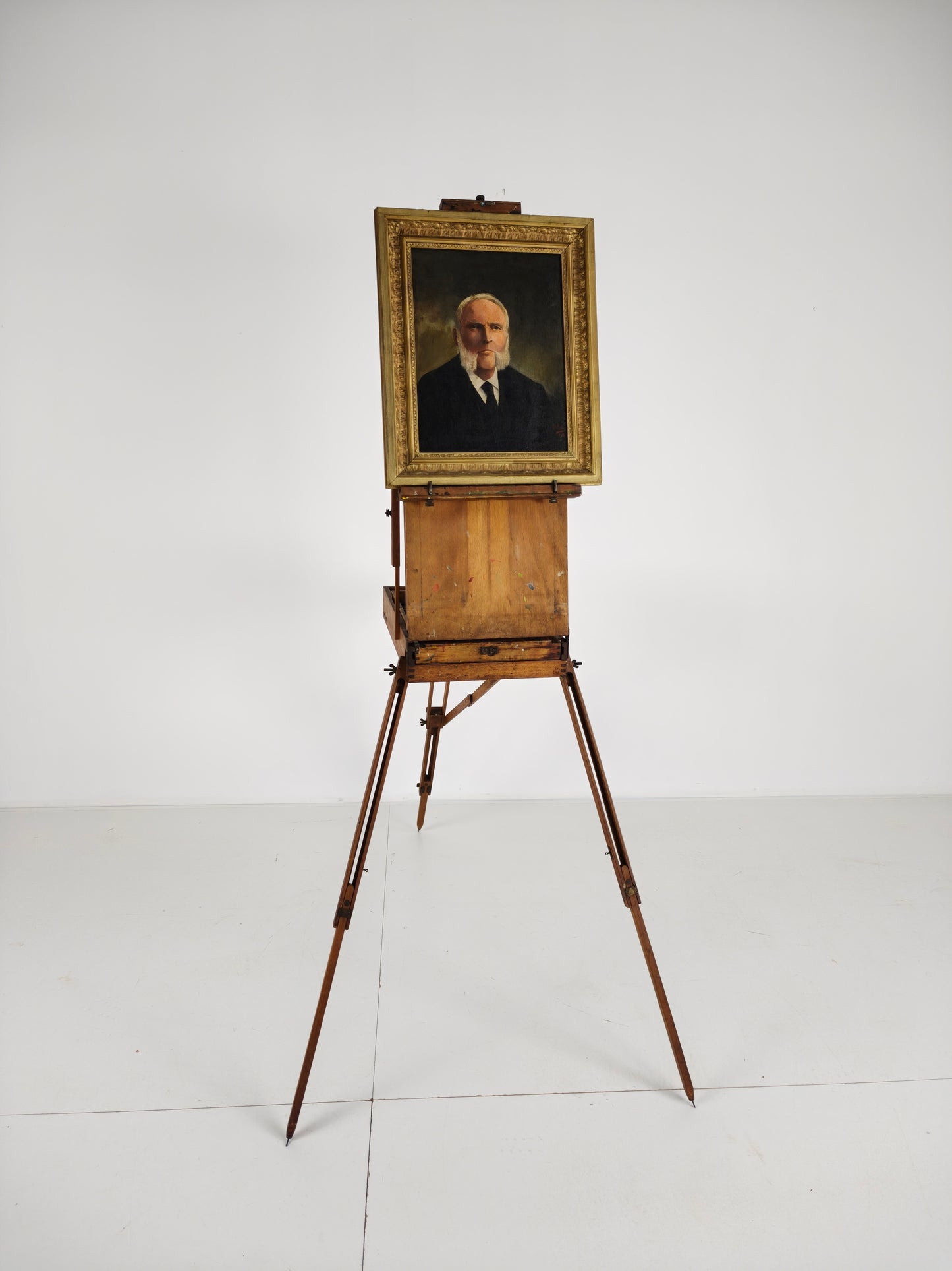 French Metamorphic Traveling Painter’s Box Easel – Grumbacher – BREV. S.G.D.G.