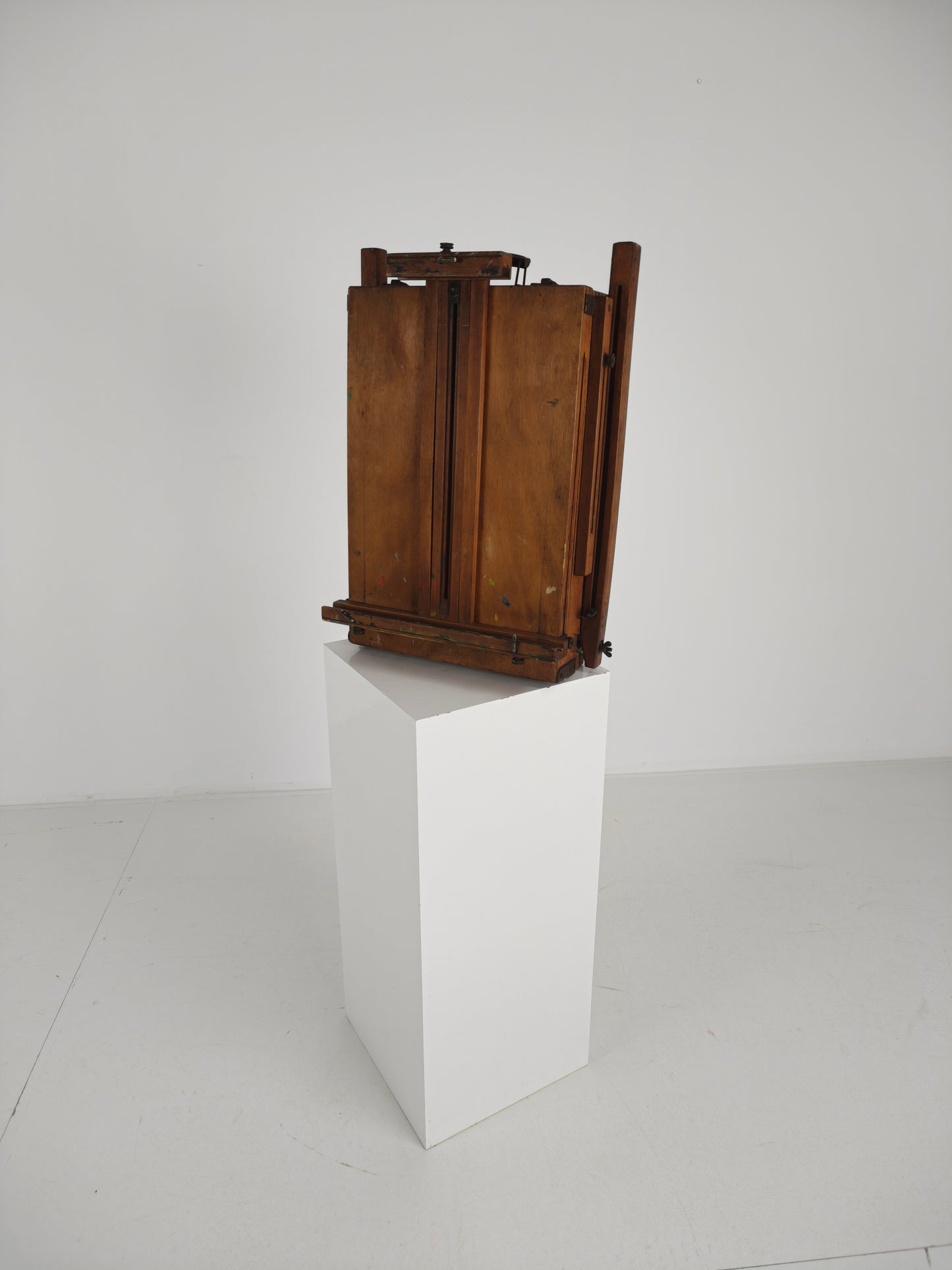 French Metamorphic Traveling Painter’s Box Easel – Grumbacher – BREV. S.G.D.G.