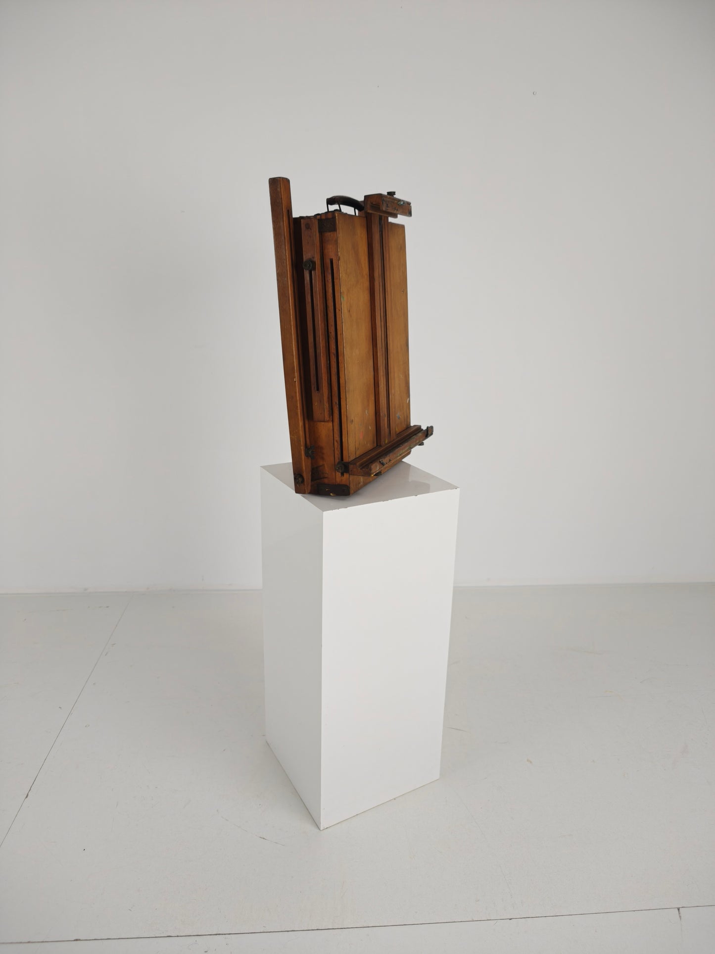 French Metamorphic Traveling Painter’s Box Easel – Grumbacher – BREV. S.G.D.G.