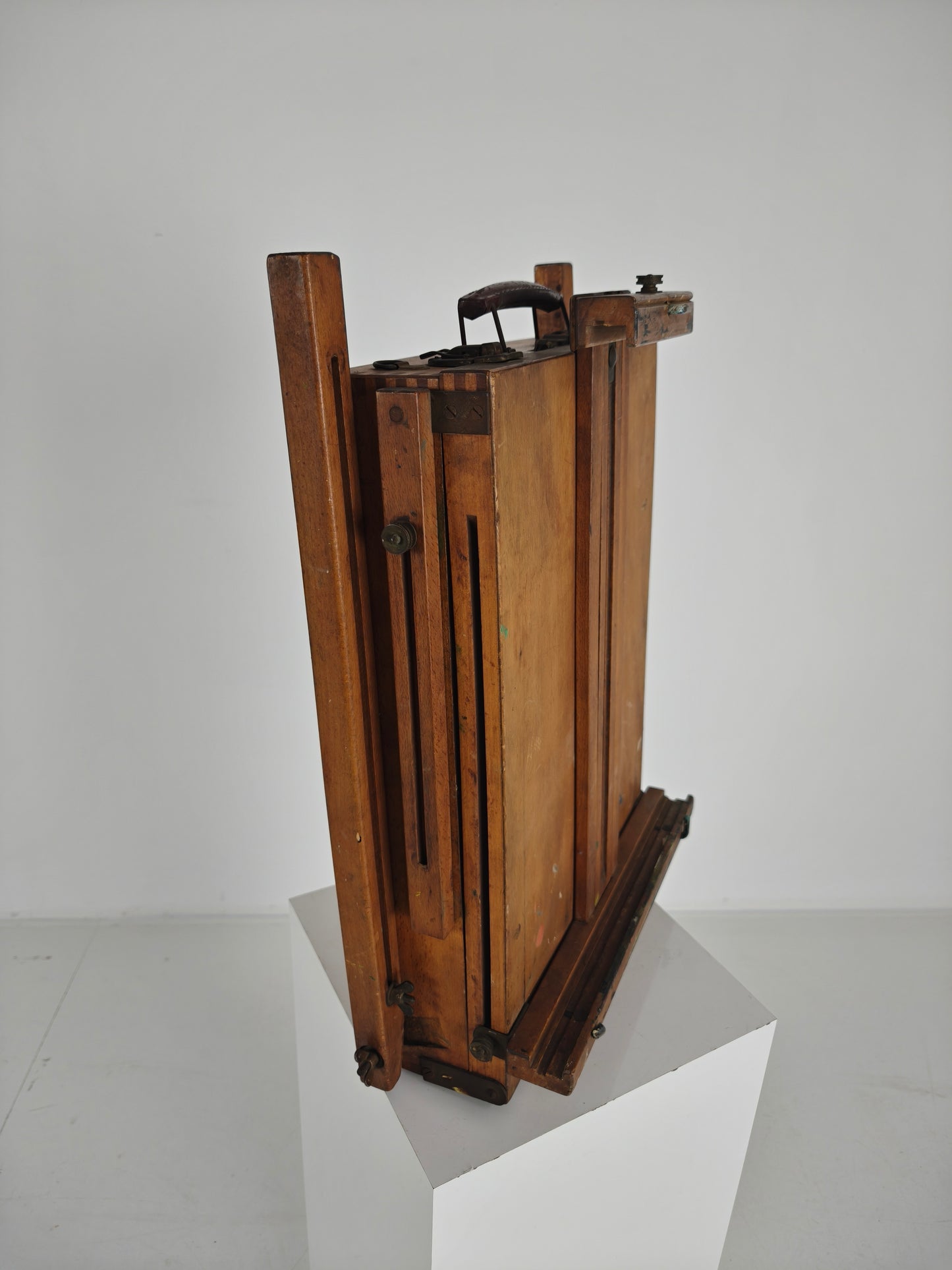 French Metamorphic Traveling Painter’s Box Easel – Grumbacher – BREV. S.G.D.G.