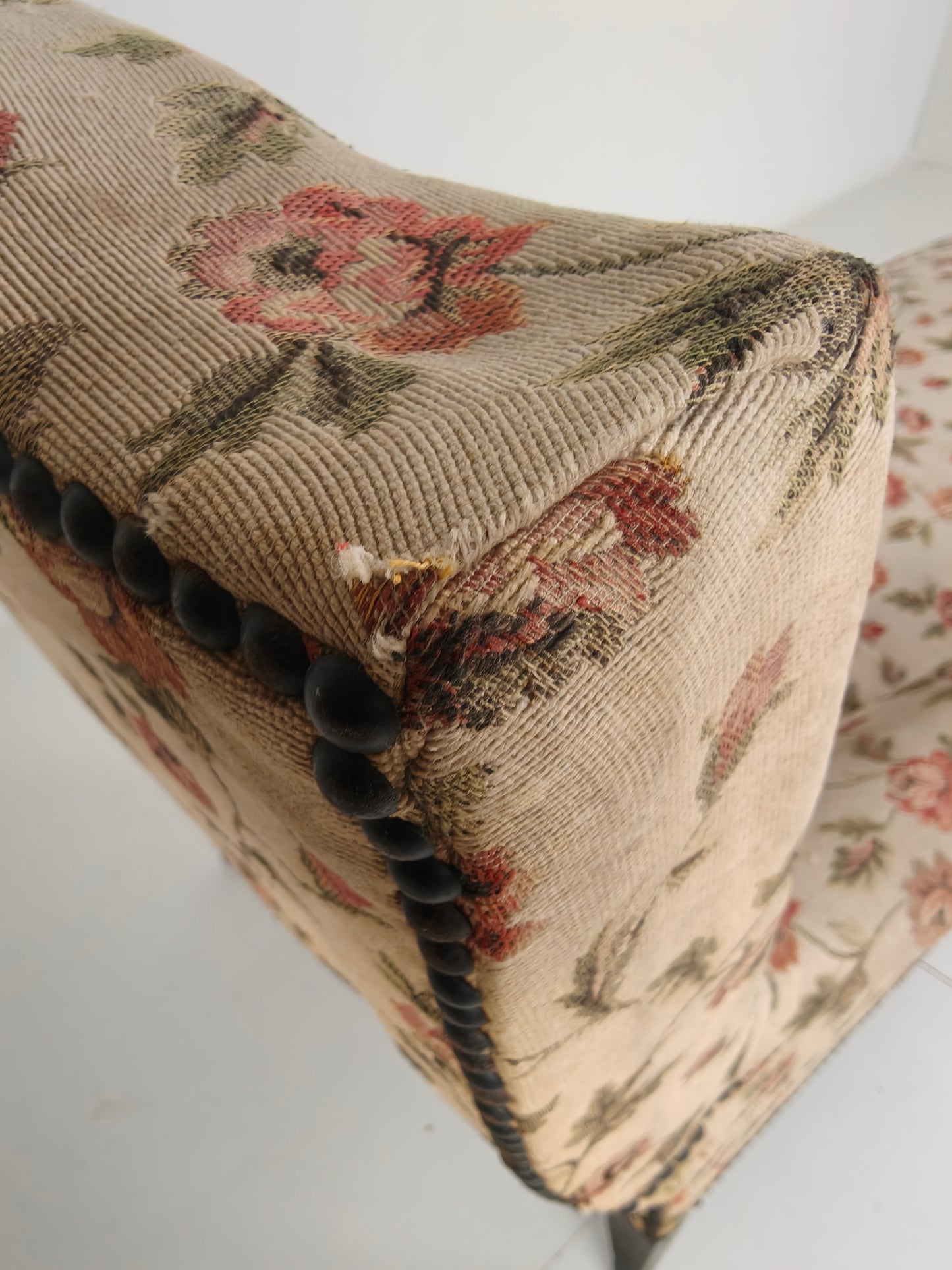 19th-Century French Chaise Longue / Daybed – Original Floral Upholstery