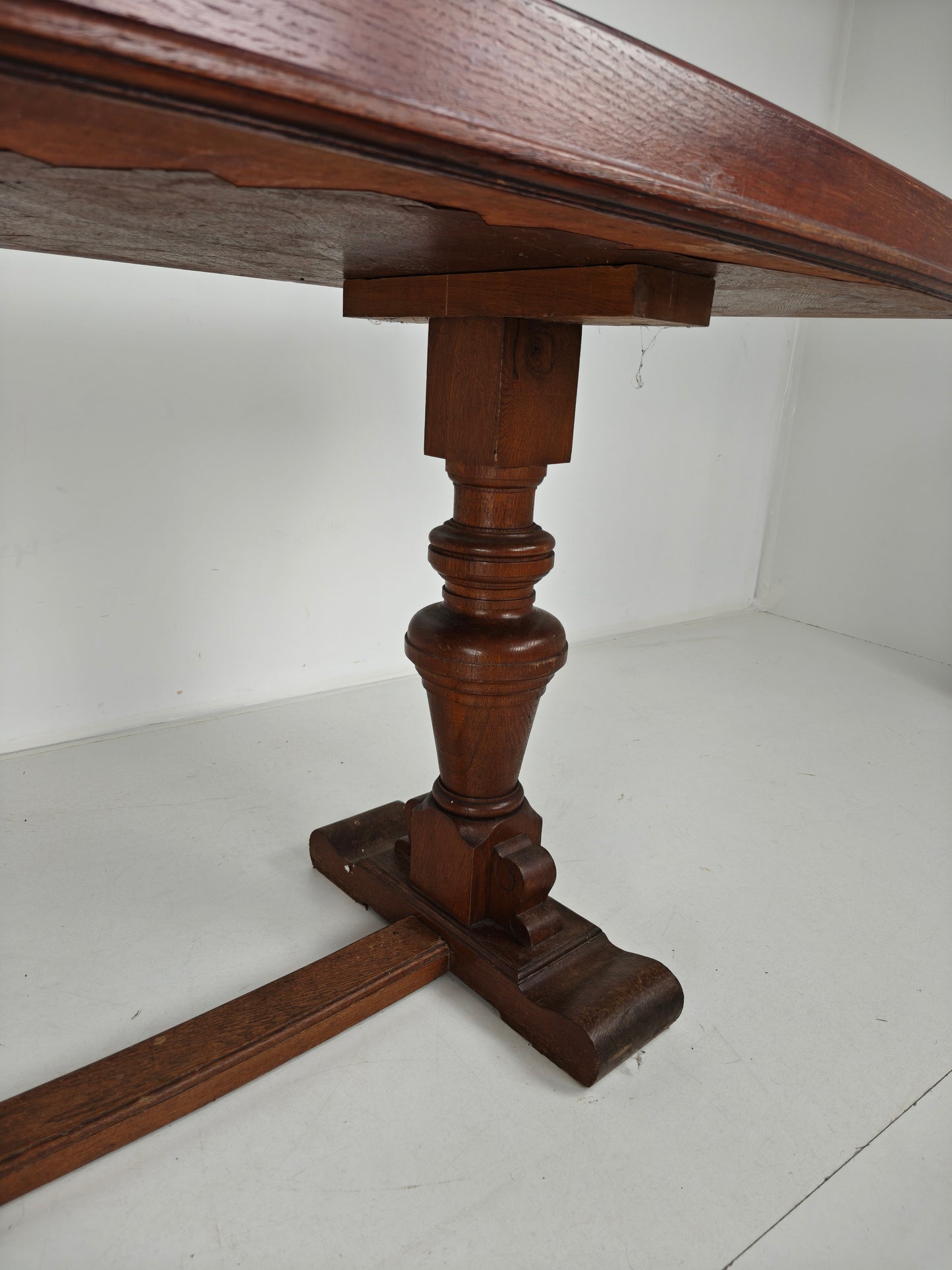 Oak Museum Display Cabinet (1940s–50s) – Horizontal Curved Model