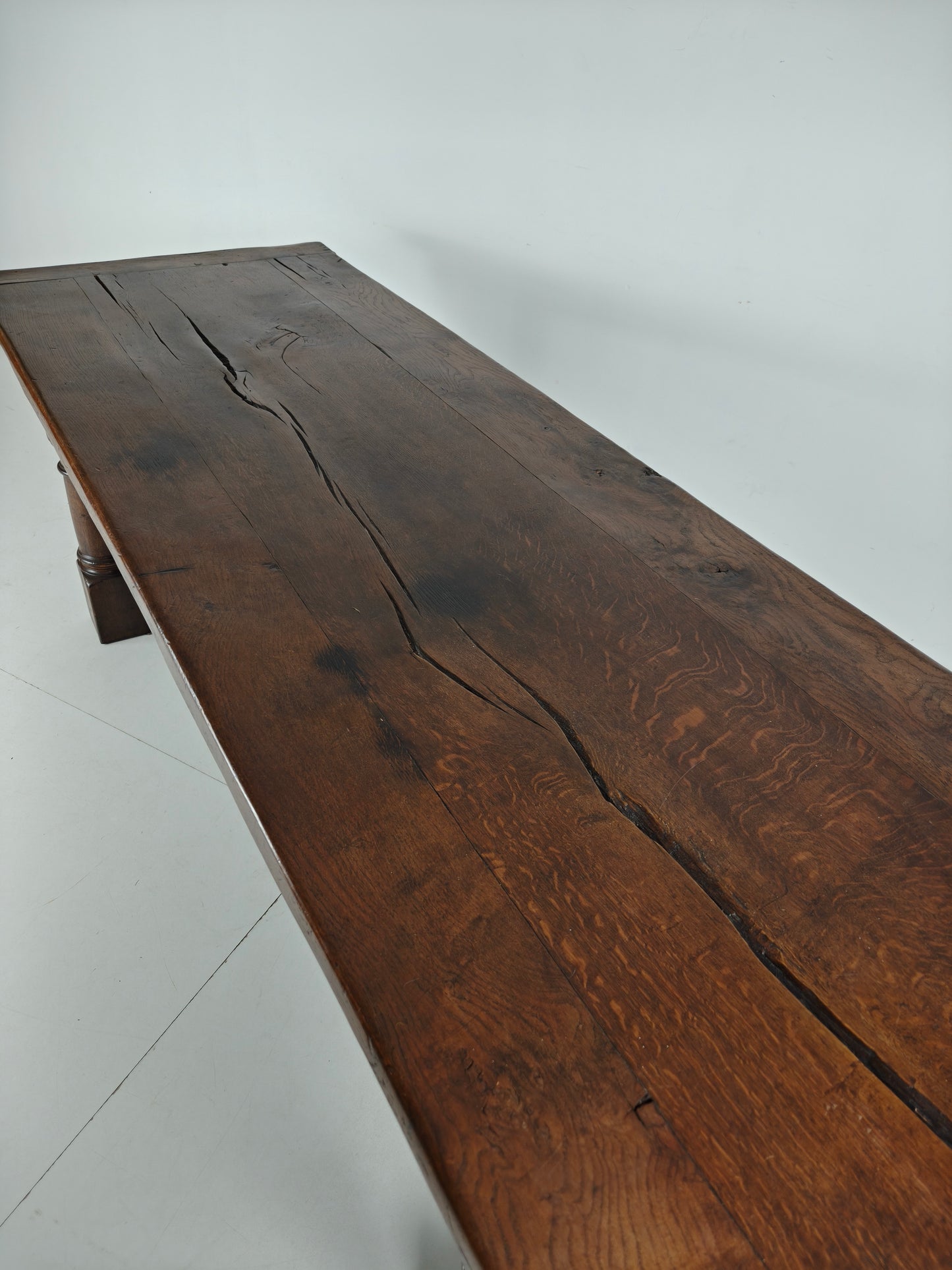 Solid English Oak Dining Table – 20th Century with Beautiful Grain & Patina