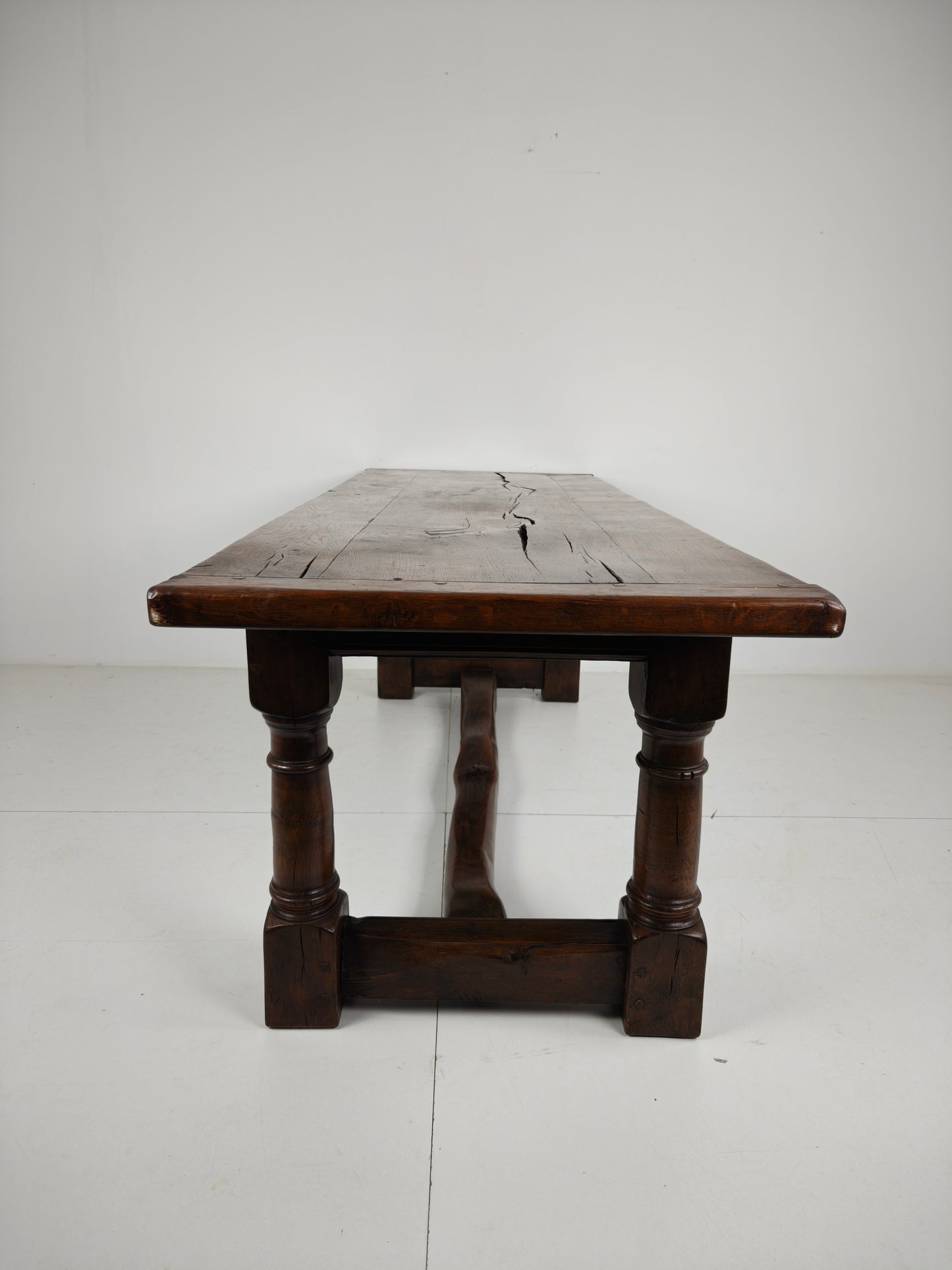 Solid English Oak Dining Table – 20th Century with Beautiful Grain & Patina
