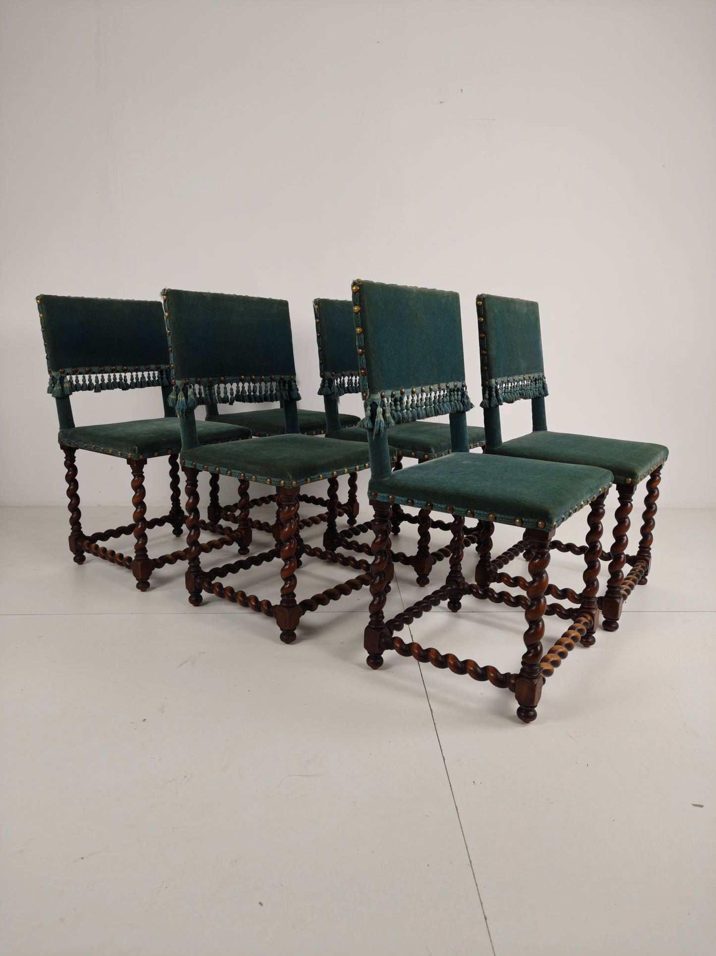 18th-Century Chairs – Twisted Legs – Blue Upholstery