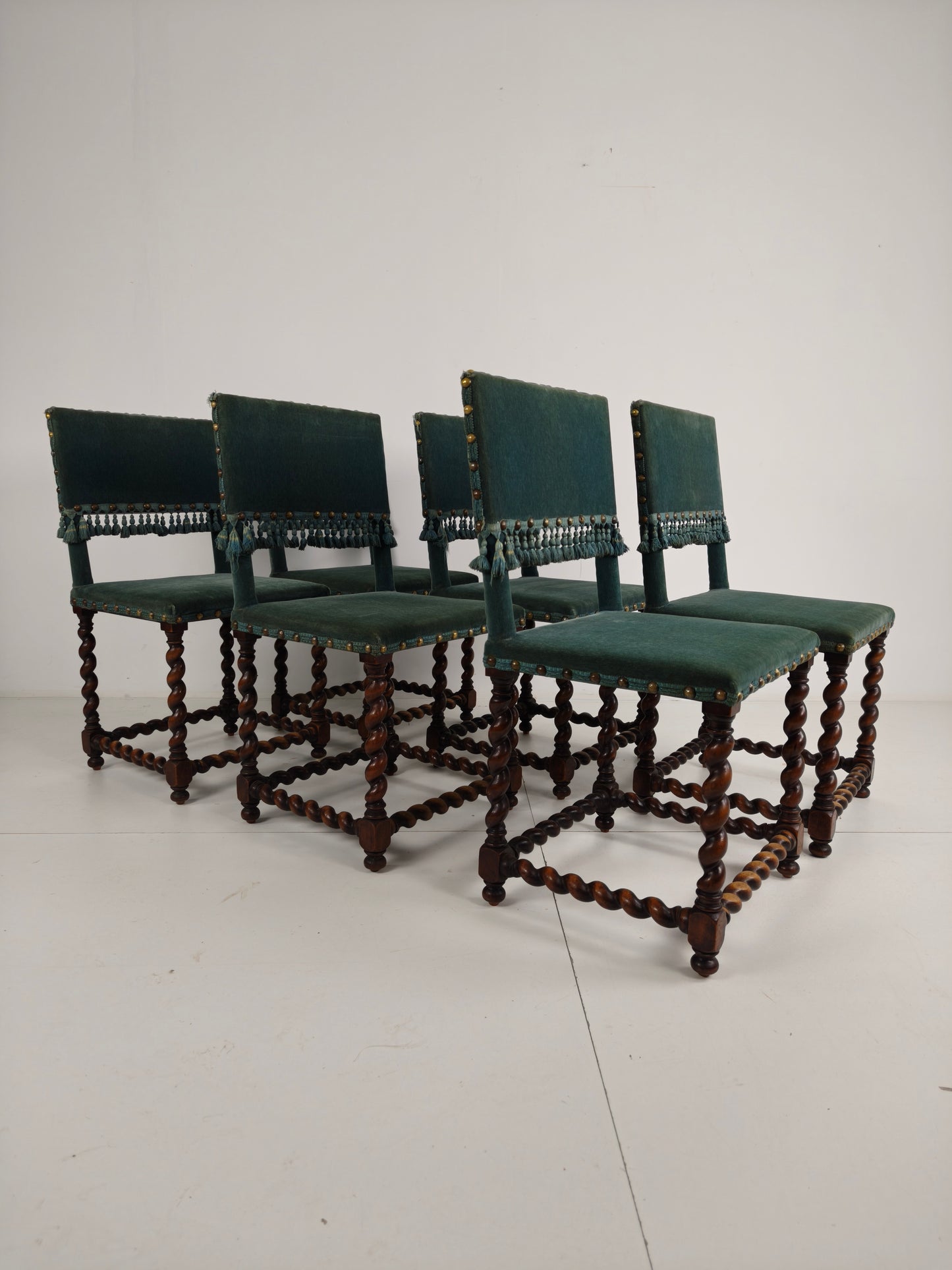 18th-Century Chairs – Twisted Legs – Blue Upholstery