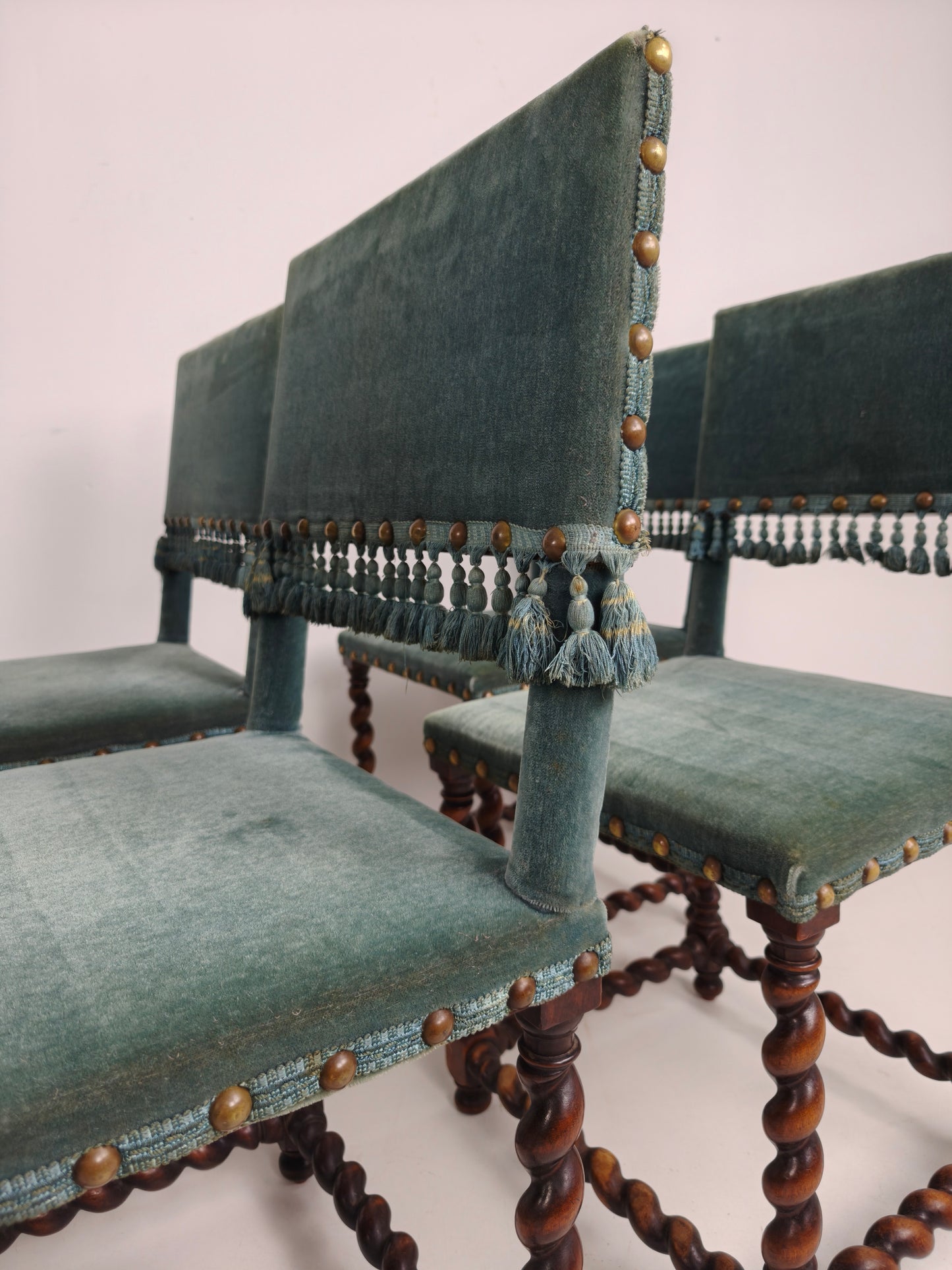 18th-Century Chairs – Twisted Legs – Blue Upholstery