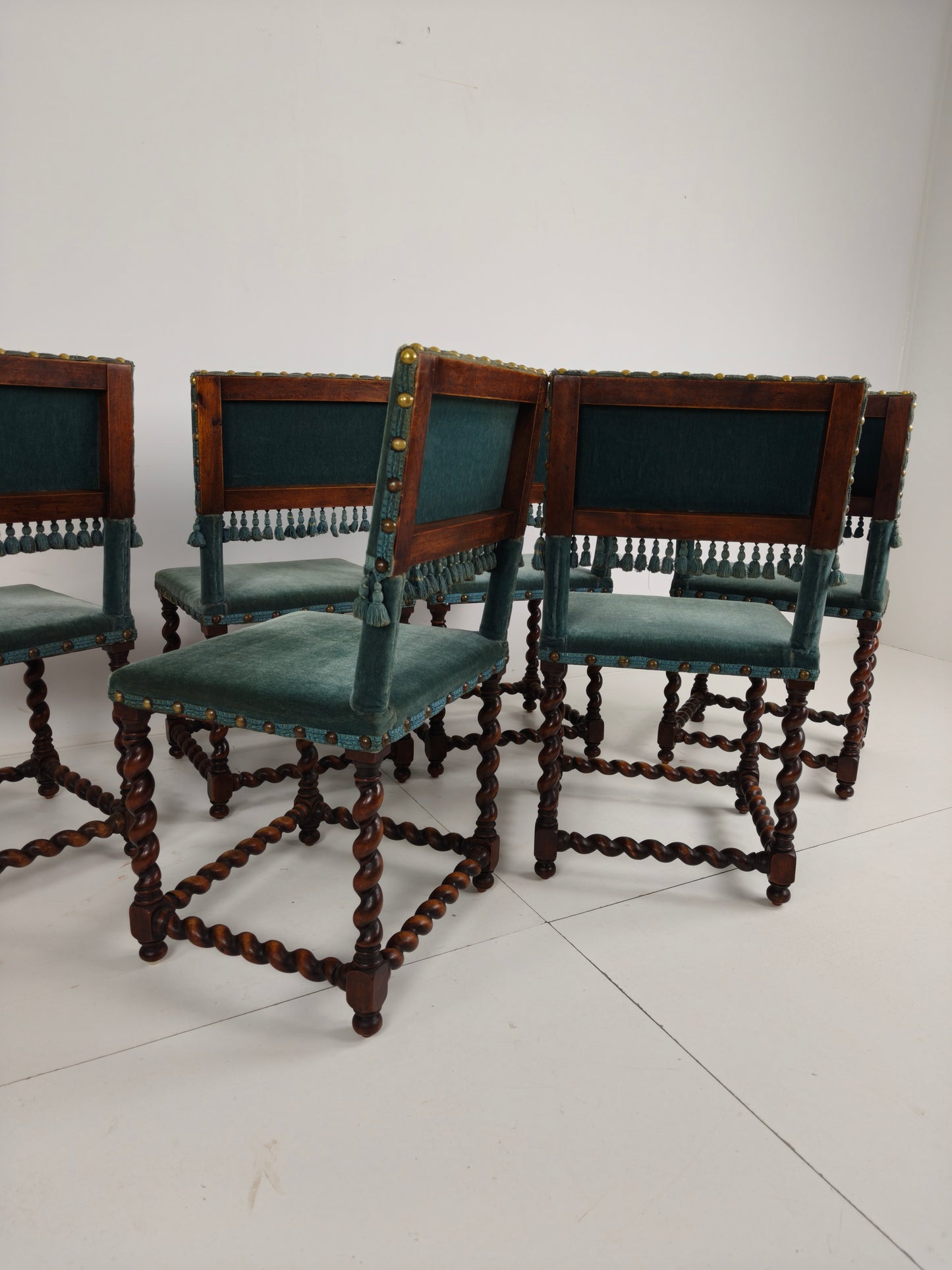 18th-Century Chairs – Twisted Legs – Blue Upholstery