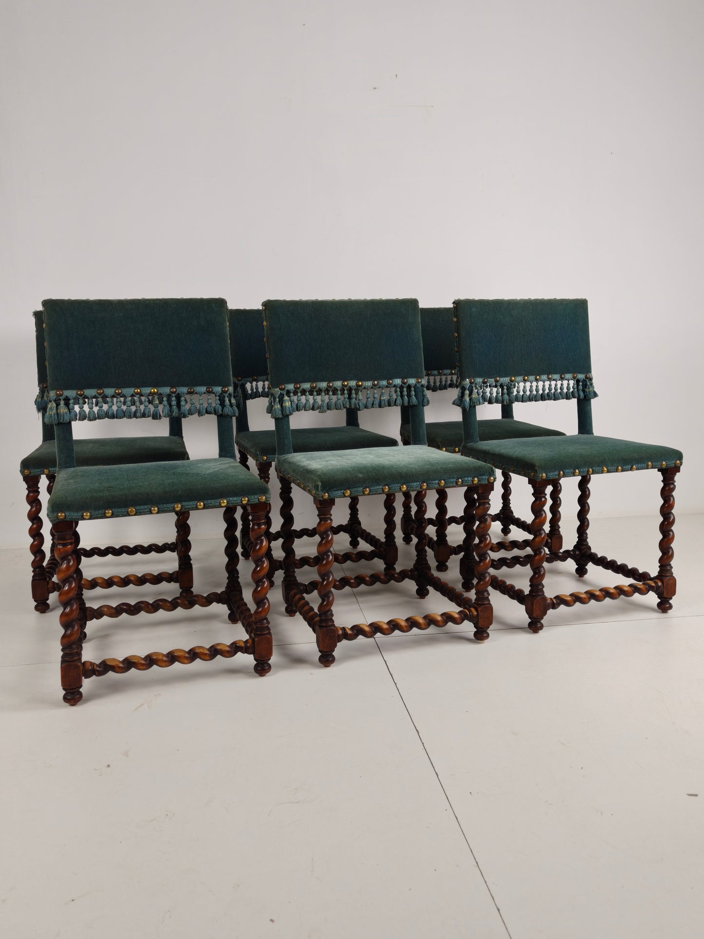 18th-Century Chairs – Twisted Legs – Blue Upholstery