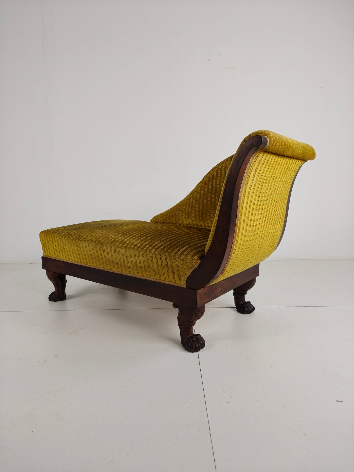 Stunning Mahogany Empire Chaise Longue – c. 1800–1830 – Carved Lion Paw Feet