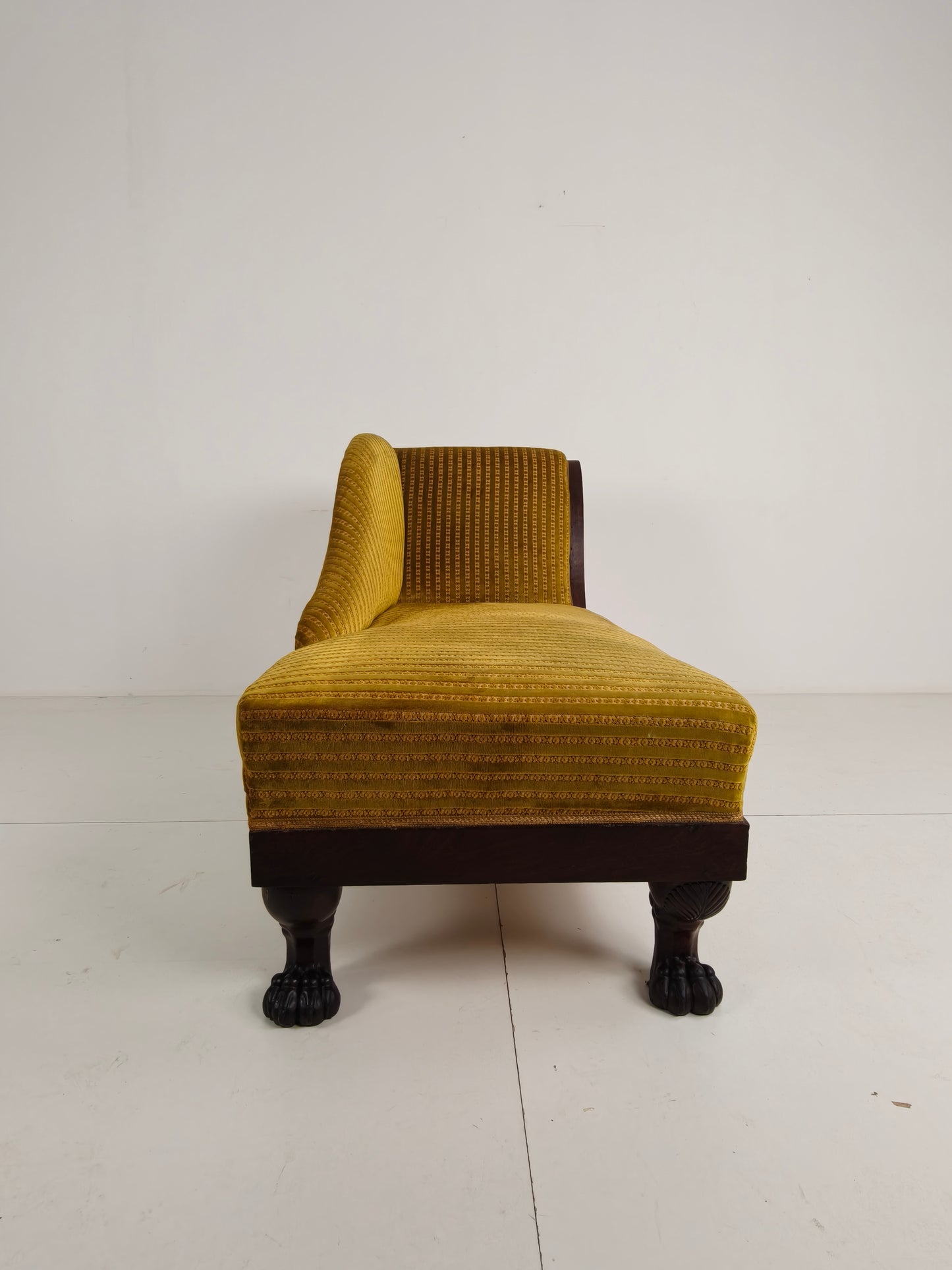 Stunning Mahogany Empire Chaise Longue – c. 1800–1830 – Carved Lion Paw Feet