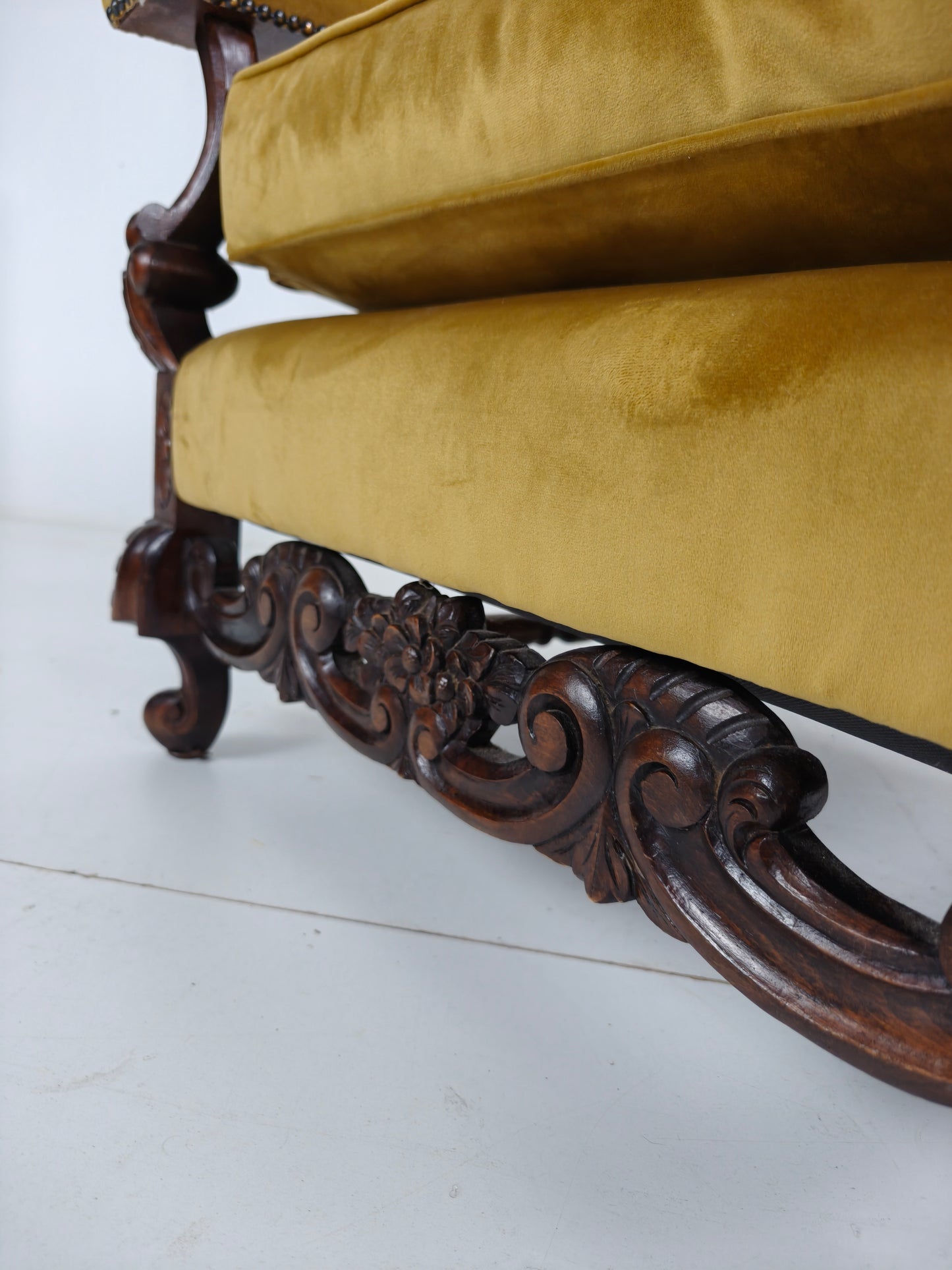 Pair of 19th-Century Carved Walnut Armchairs – Floral Motifs – Velvet Upholstery