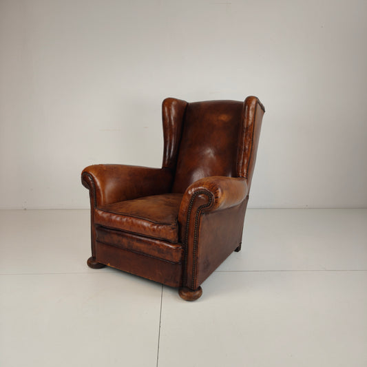 English Leather Armchair – Fine Quality & Great Comfort