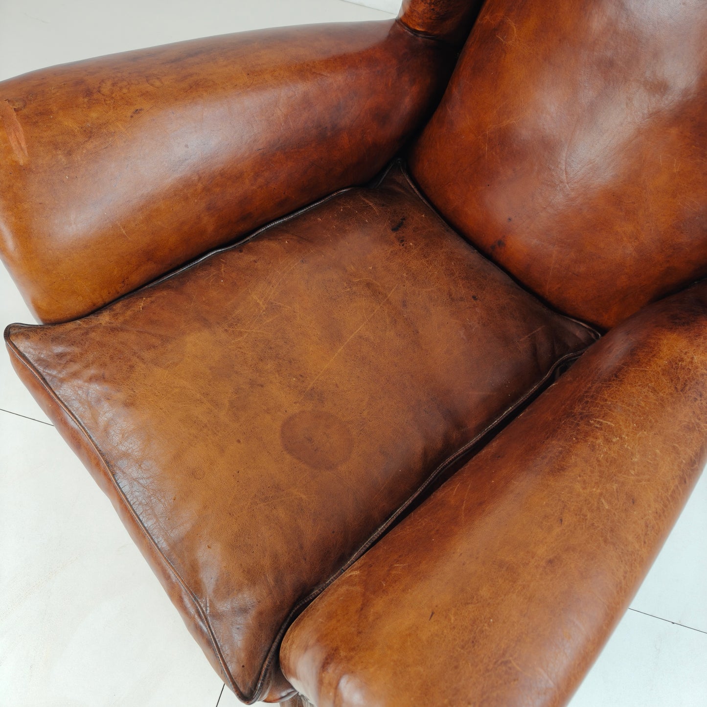 English Leather Armchair – Fine Quality & Great Comfort