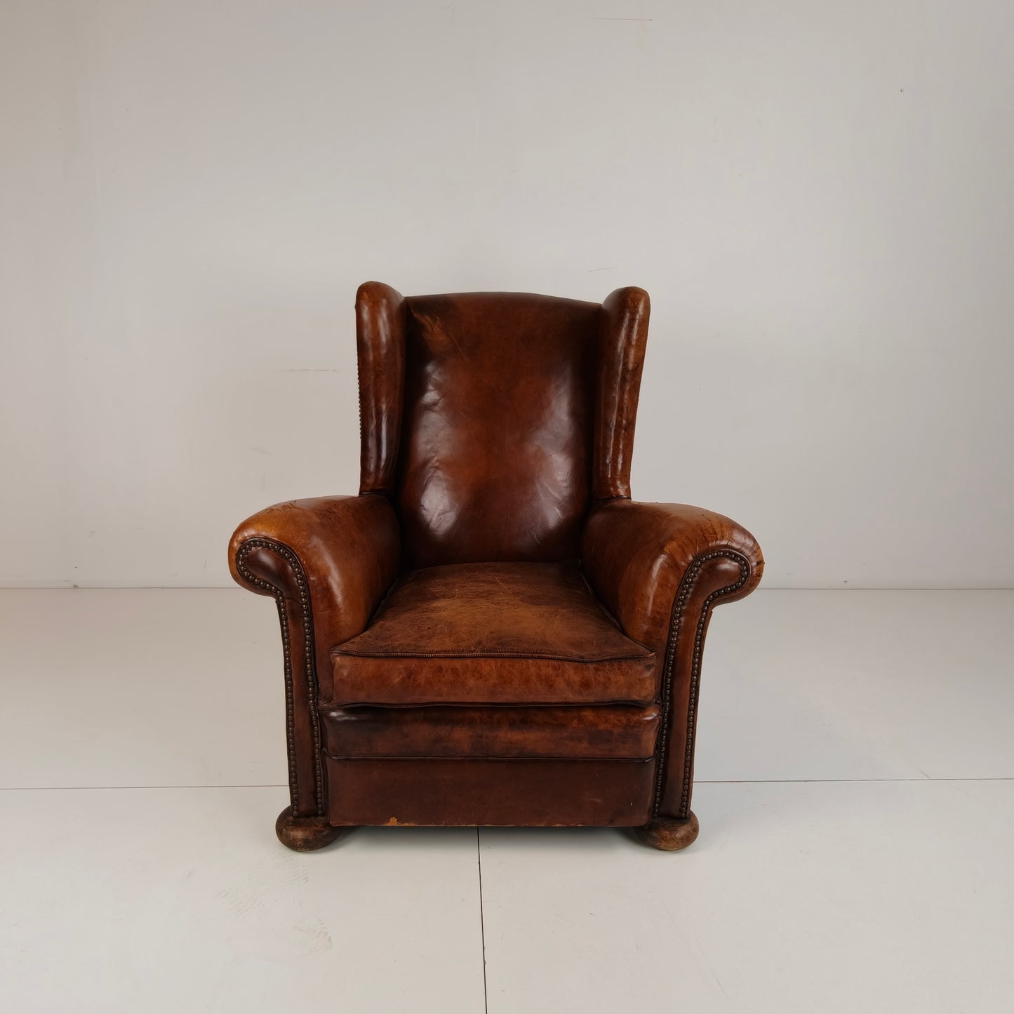 English Leather Armchair – Fine Quality & Great Comfort