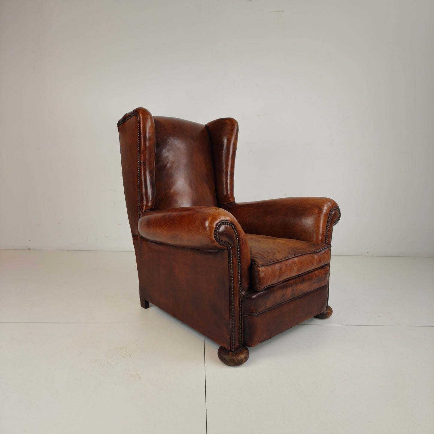 English Leather Armchair – Fine Quality & Great Comfort
