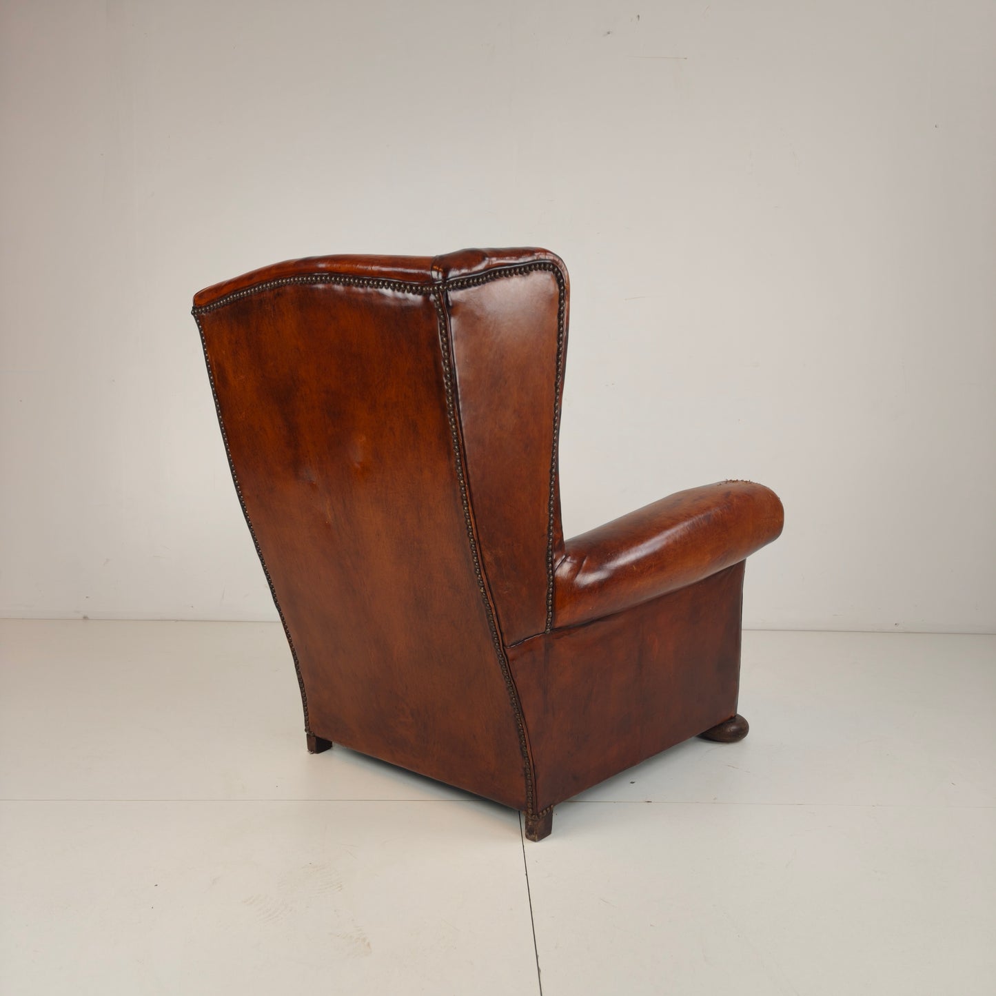 English Leather Armchair – Fine Quality & Great Comfort