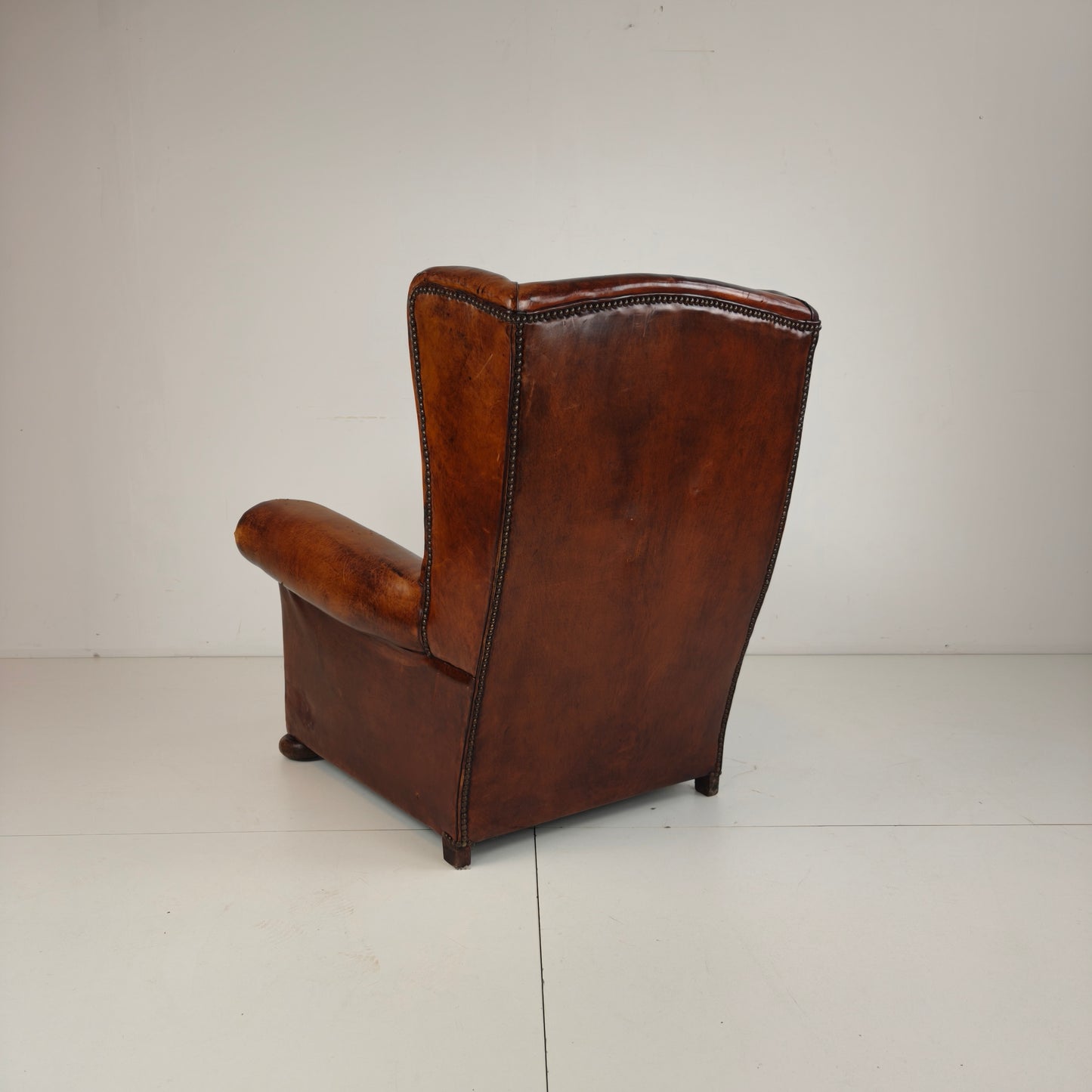 English Leather Armchair – Fine Quality & Great Comfort
