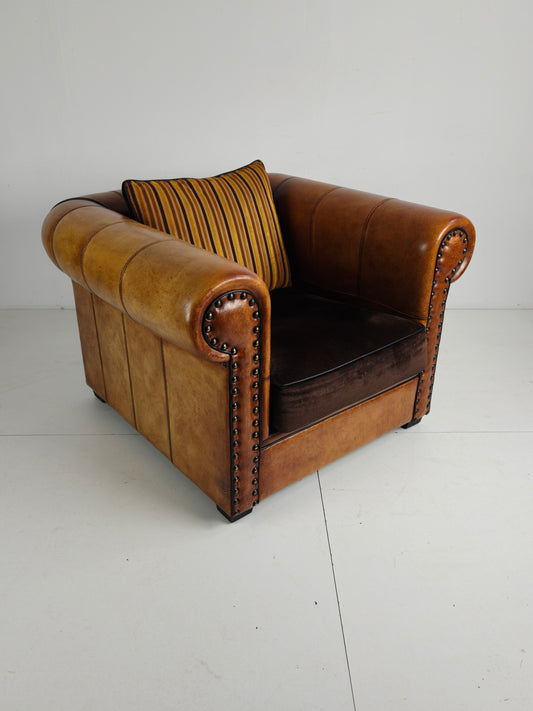 Luxury XL Lounge Armchair in Sheepskin – by Lounge Atelier