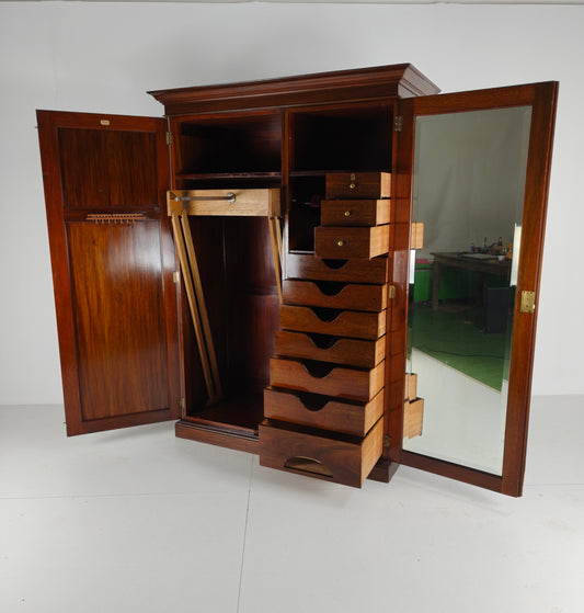 Exquisite English Mahogany Wardrobe from 1904 – the Innovation Trade-Mark, 16 New Bond Street, London