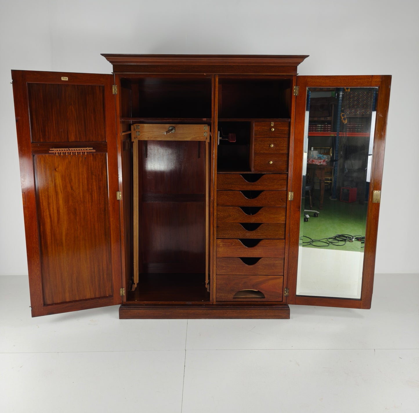 Exquisite English Mahogany Wardrobe from 1904 – the Innovation Trade-Mark, 16 New Bond Street, London