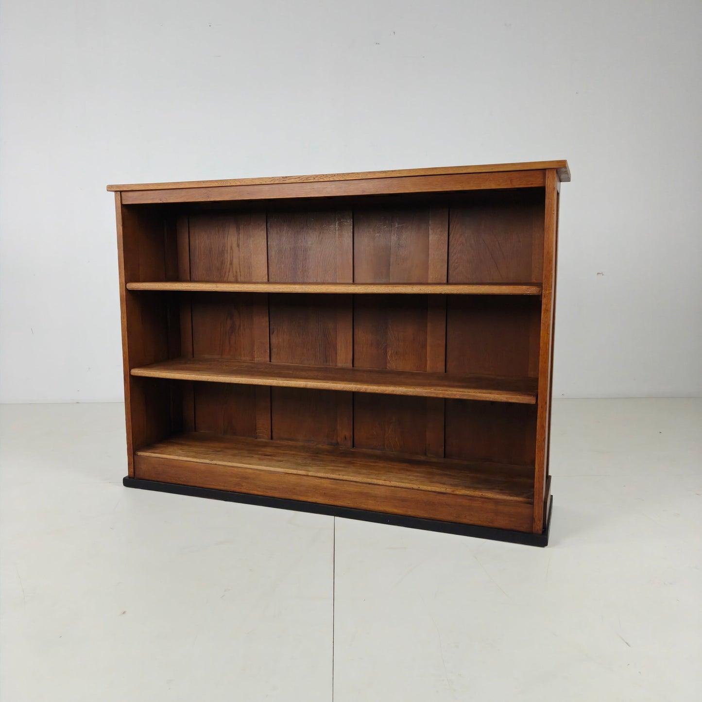 Art Deco Amsterdam School Oak Open Bookcase – 1920s Art Deco Amsterdam School Oak Open Bookcase – 1920s
