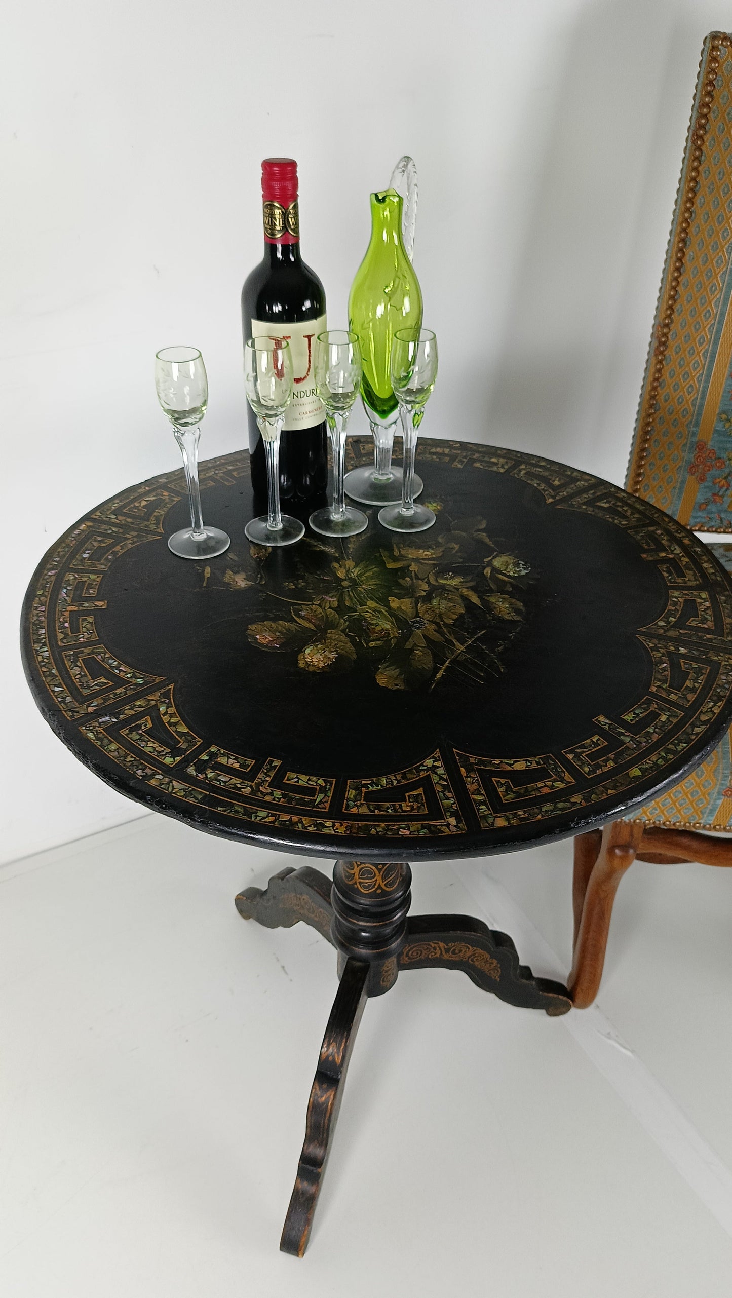 Astonishing Napoleon III Tip Top Table Astonishing Napoleon III Tip Top Table