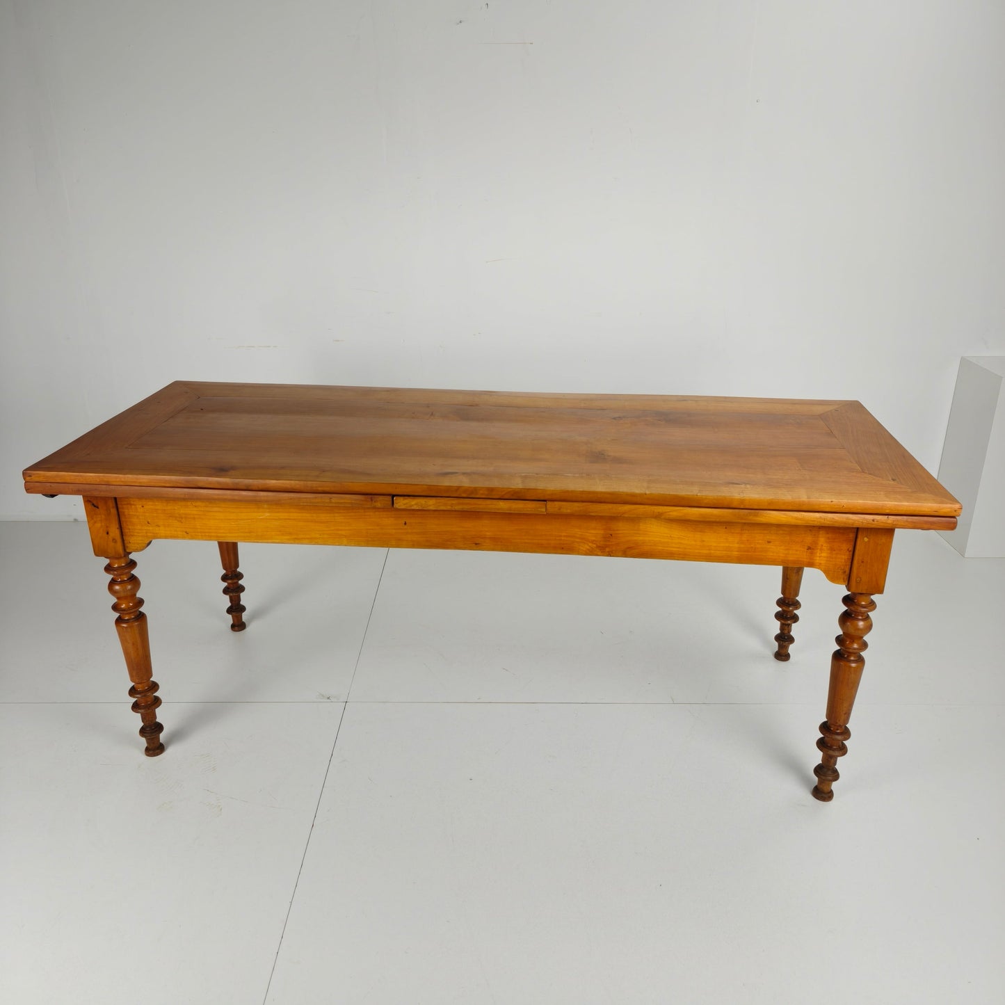 Elegant 20th Century French Cherrywood Extending Dining Table Elegant 20th Century French Cherrywood Extending Dining Table