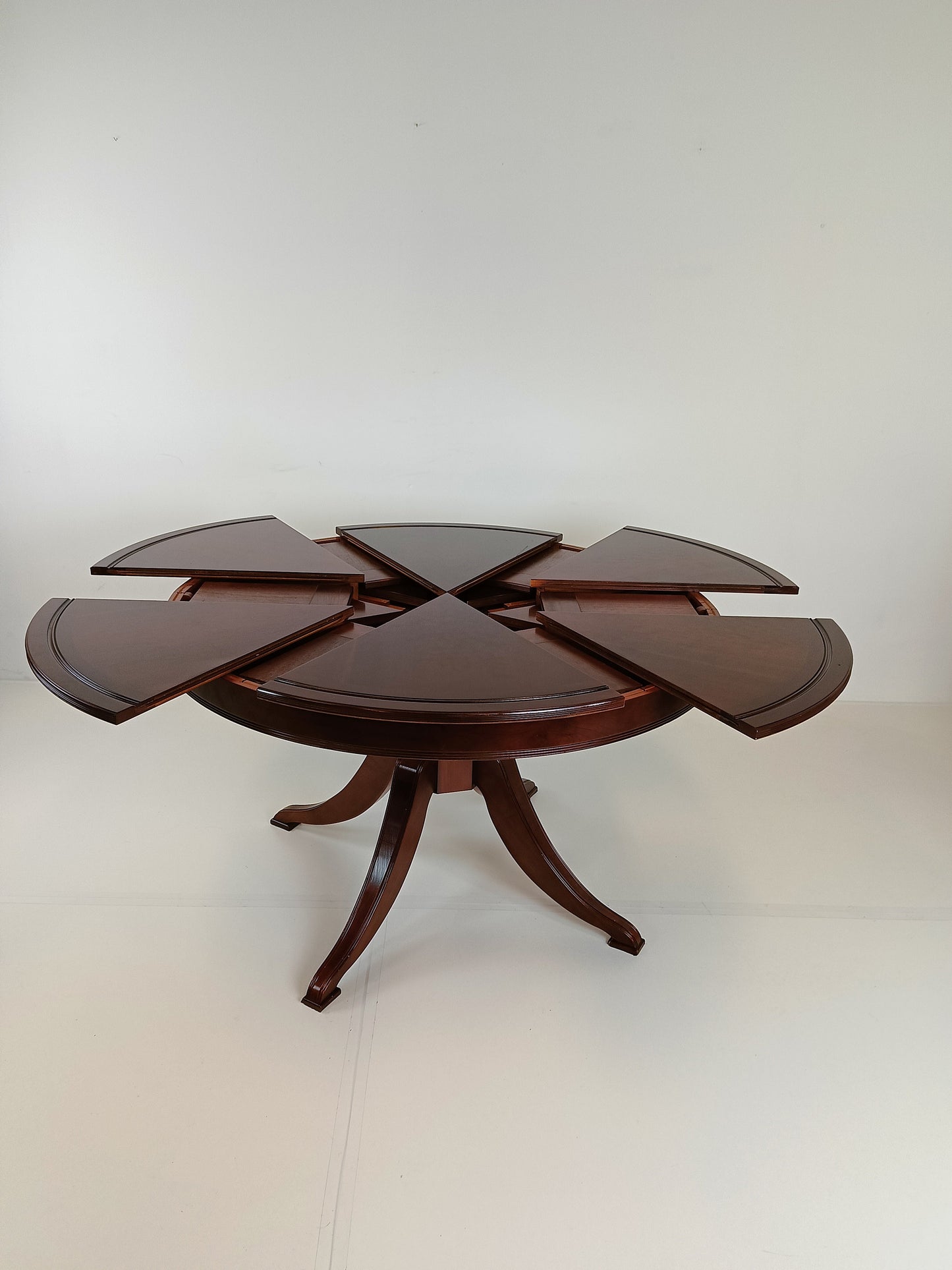 Jupe Expanding Round Table Jupe Expanding Round Table