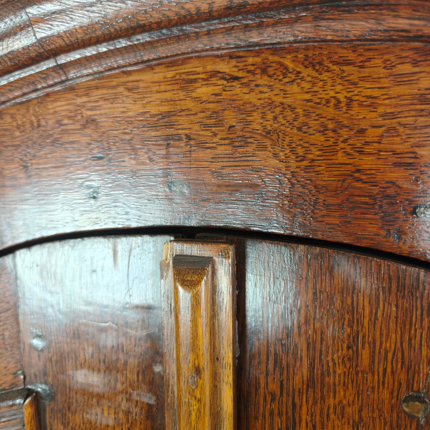 Rare Dutch 18th Century Oak Cabinet – “Luierkabinet” Rare Dutch 18th Century Oak Cabinet – “Luierkabinet”