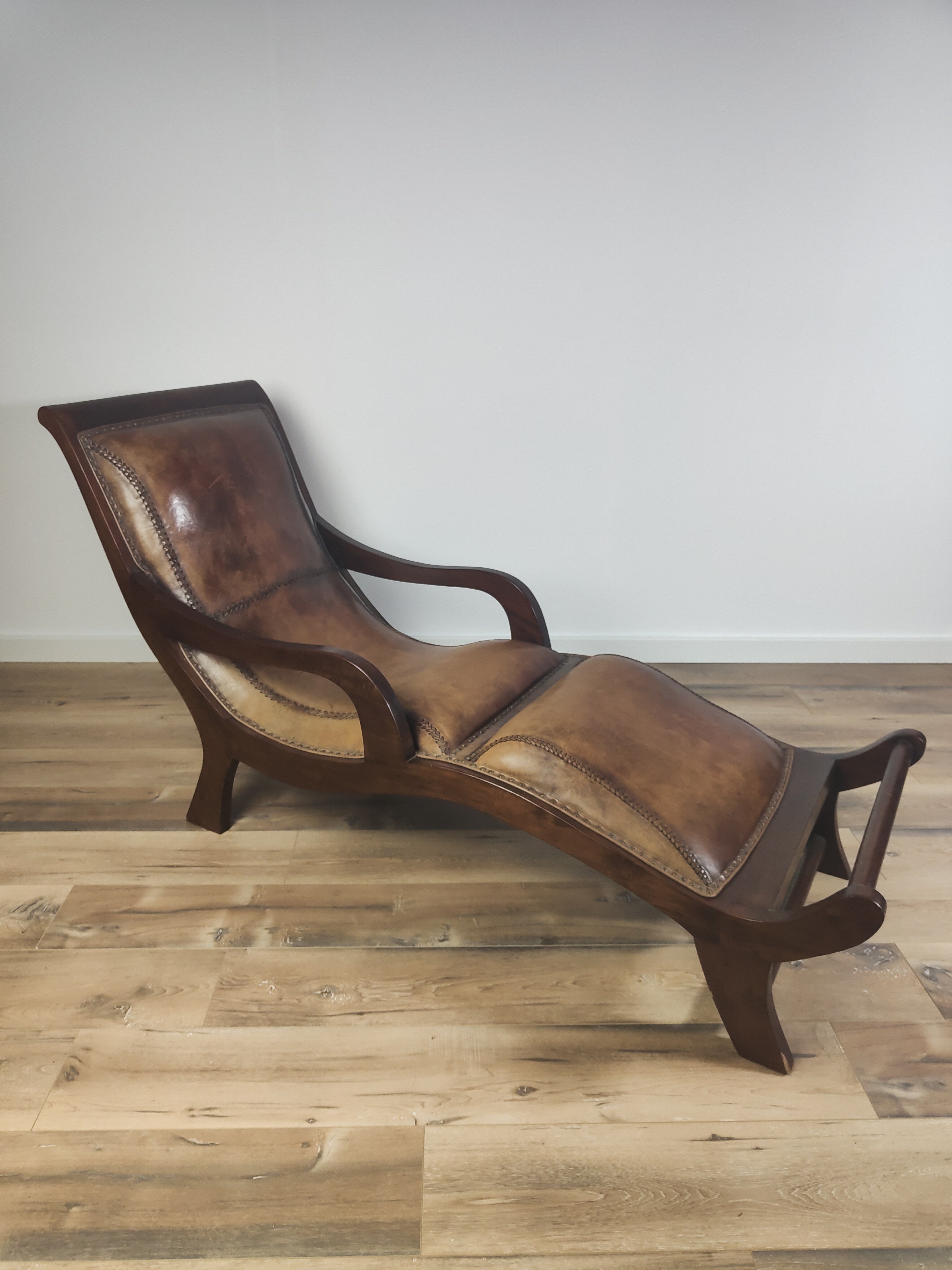 Vintage leather chaise online lounge