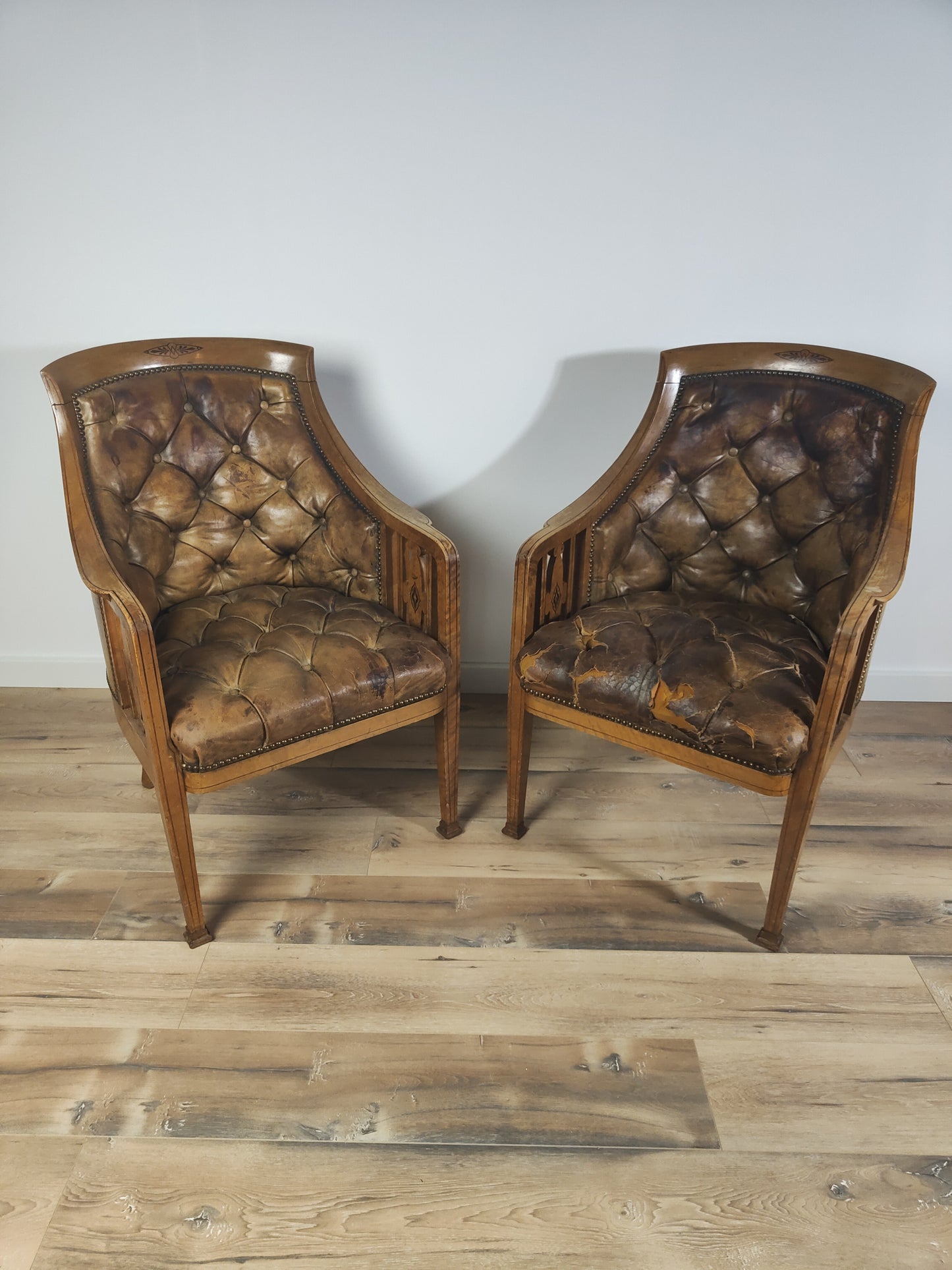 Chesterfield desk chair by Bridgeman Antiques NL featuring tufted leather upholstery and classic design for elegant office seating.