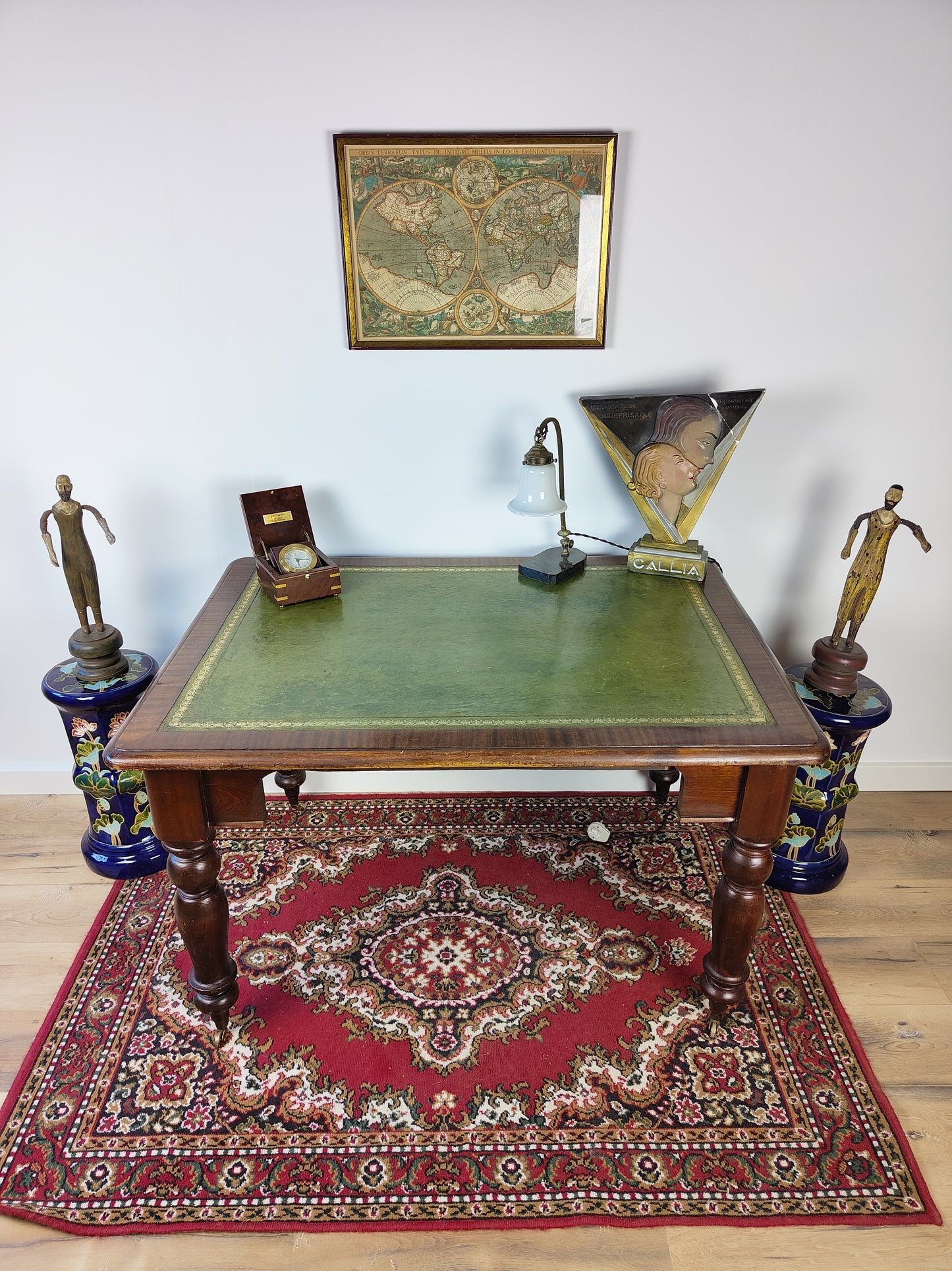 English Writing Table