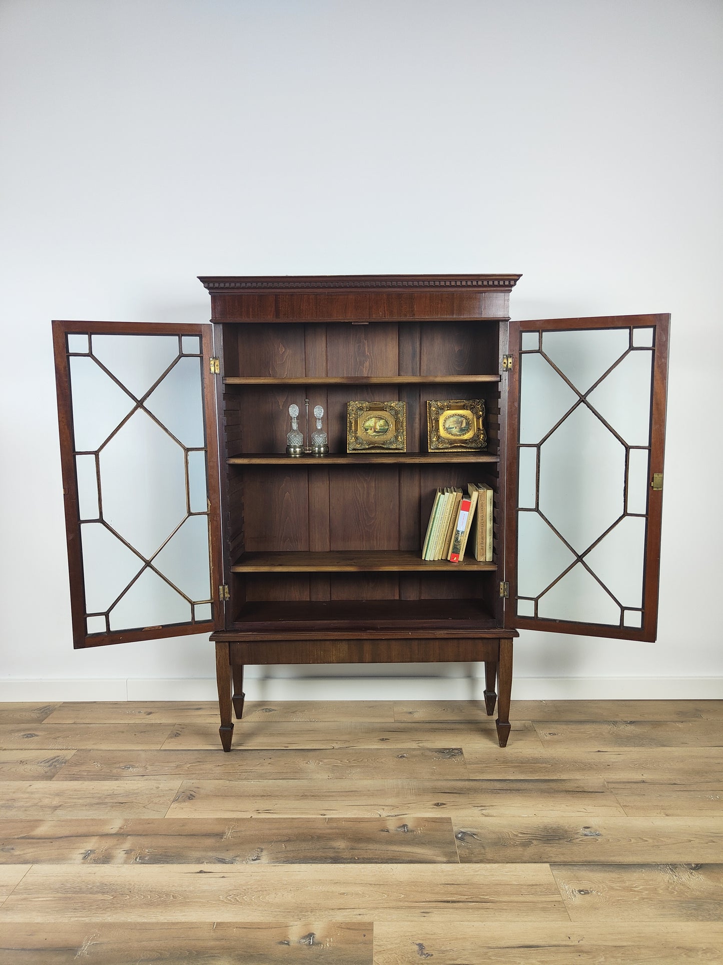English Display Cabinet 1900