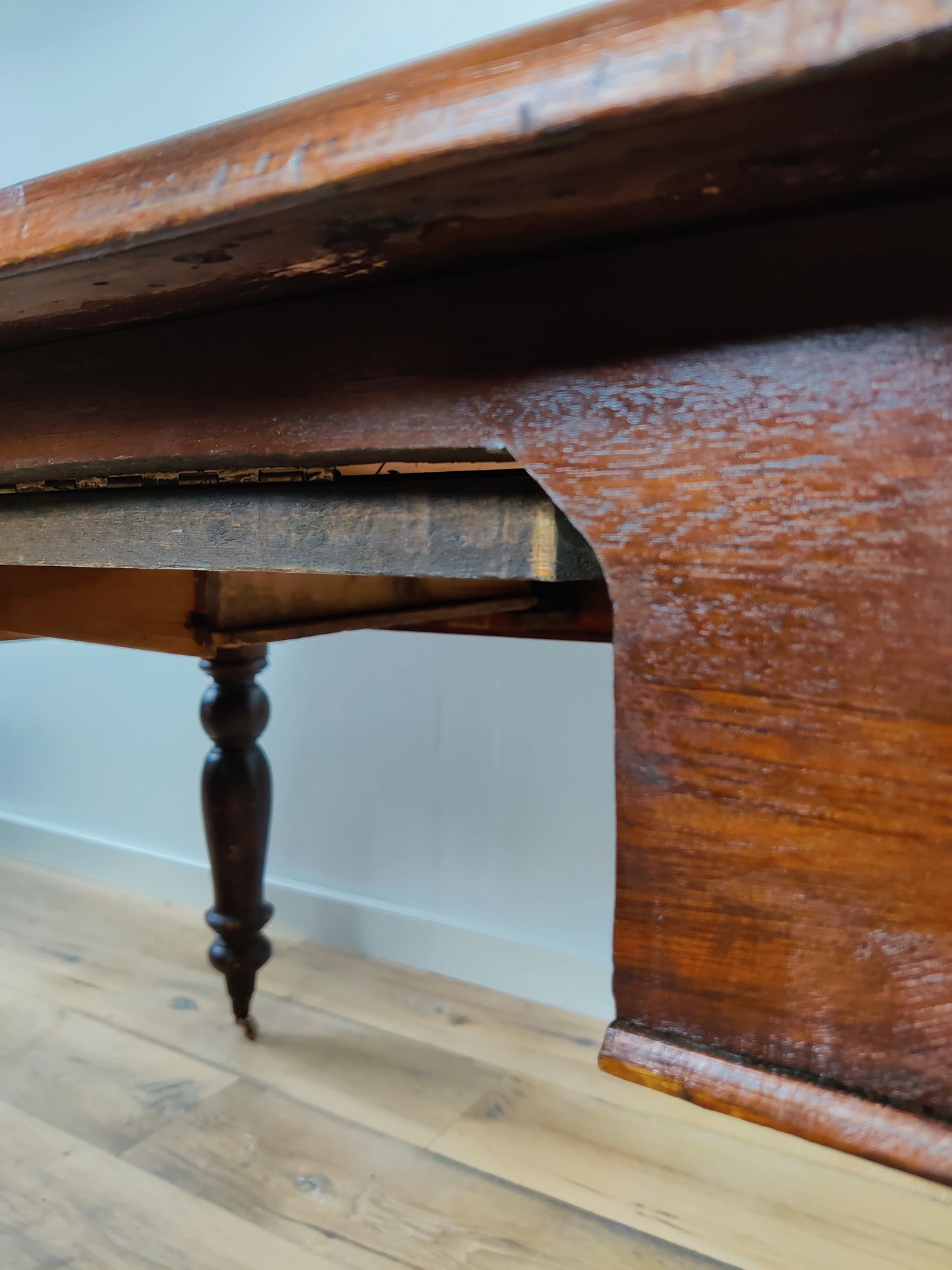 English Writing Table