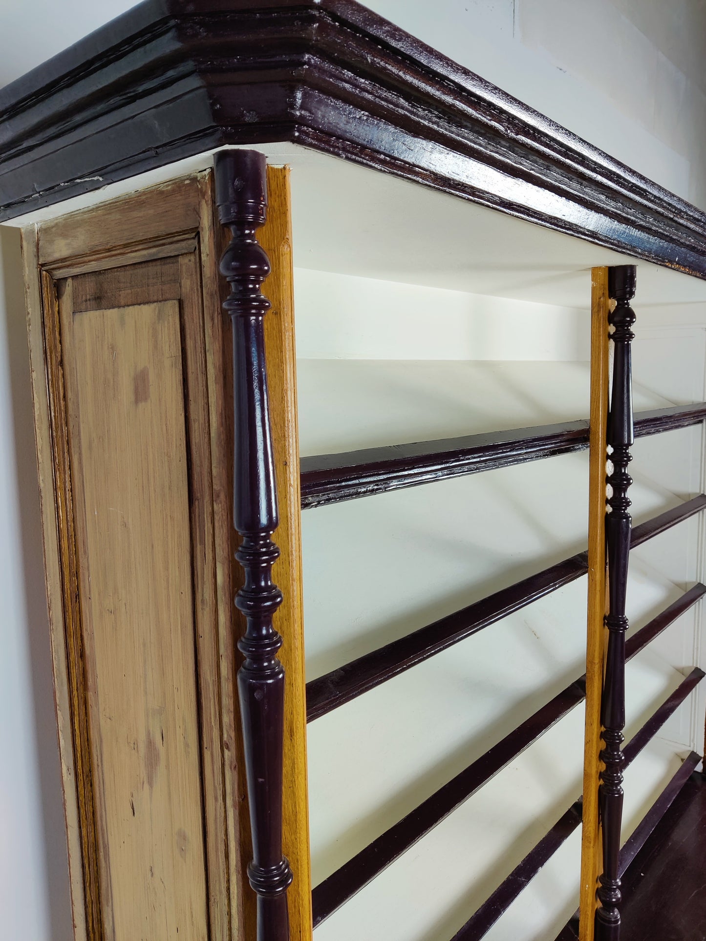 Classic Looking Store Cabinet